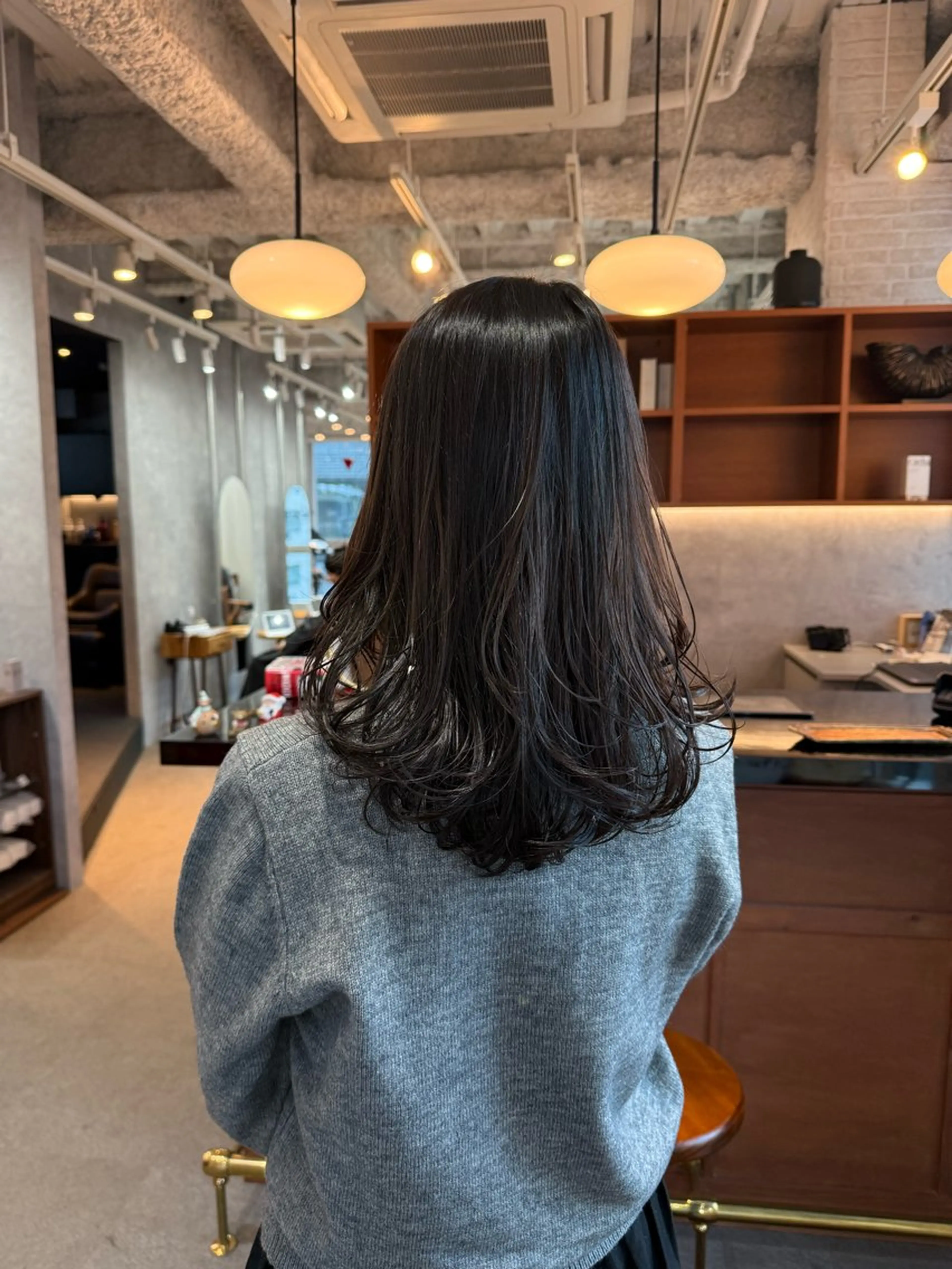 ミディアム ミディアムレイヤー レイヤーカット benji あい★+ﾟのヘアスタイル