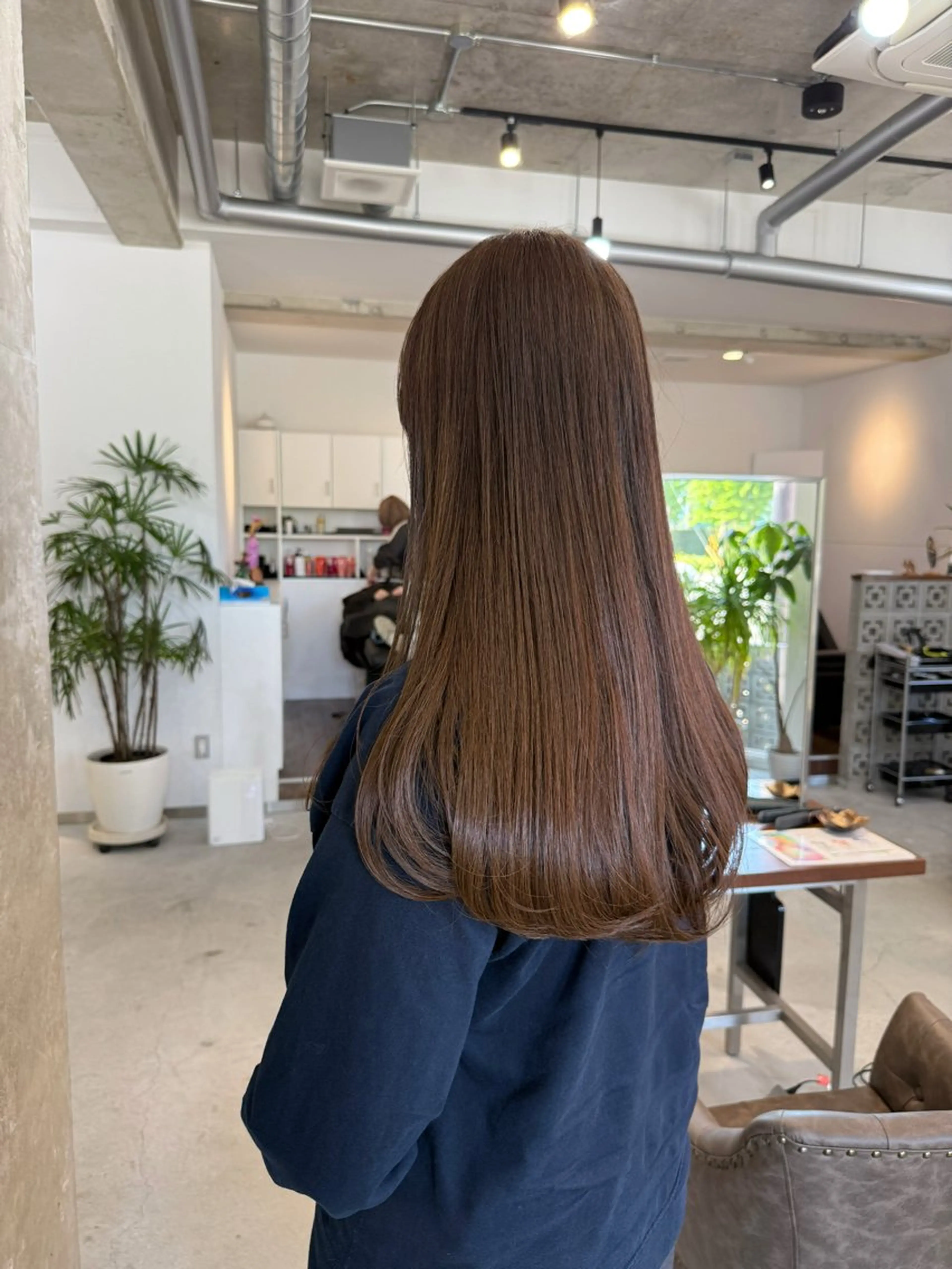 ロング カラー ブラウンカラー カット ヘアカラー トリートメント カイリ /レイヤーカットのヘアスタイル