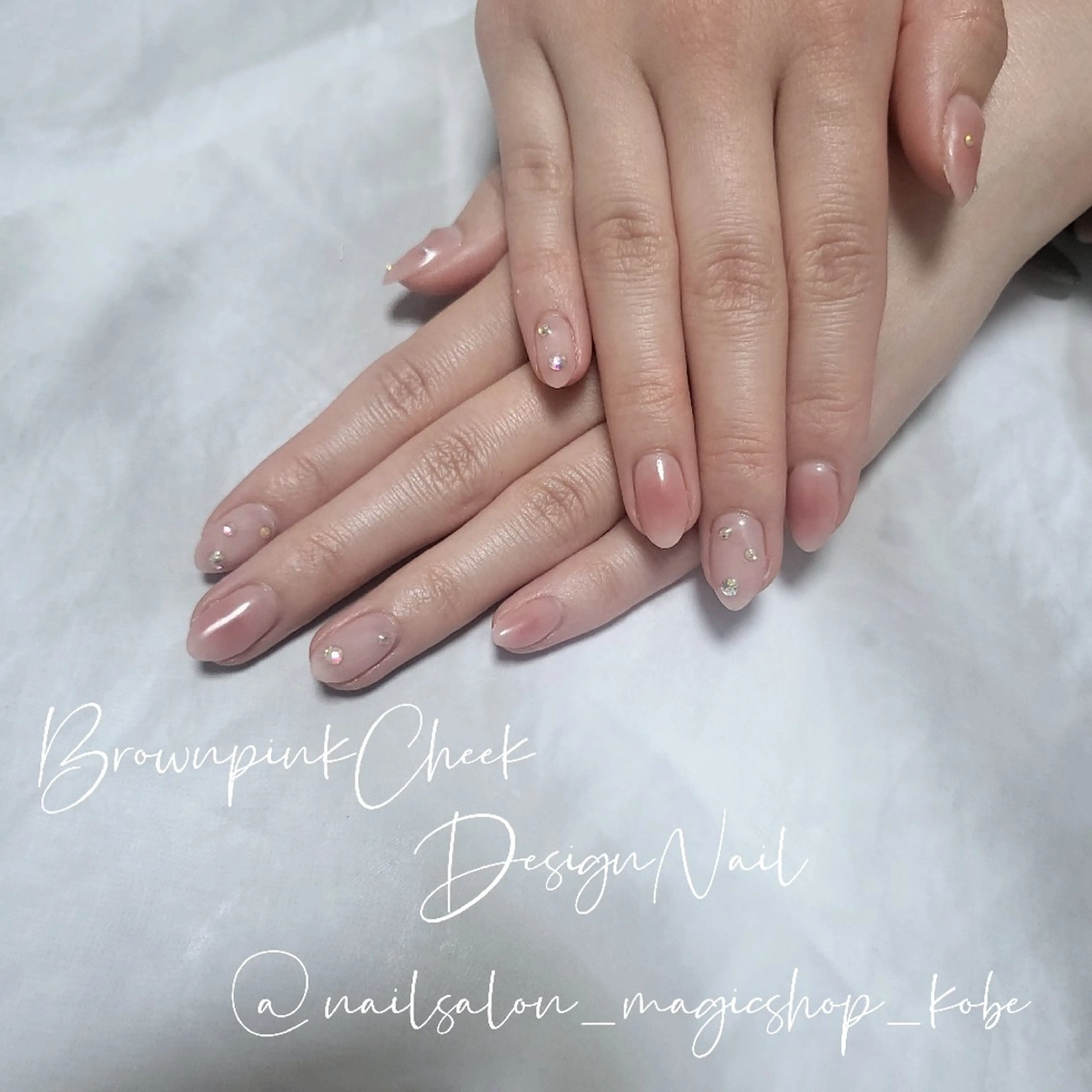 ネイル オーロラネイル ブラウン チークネイル ジェルネイル ピンク ハンドネイル Nailsalon MagicShopのネイルデザイン