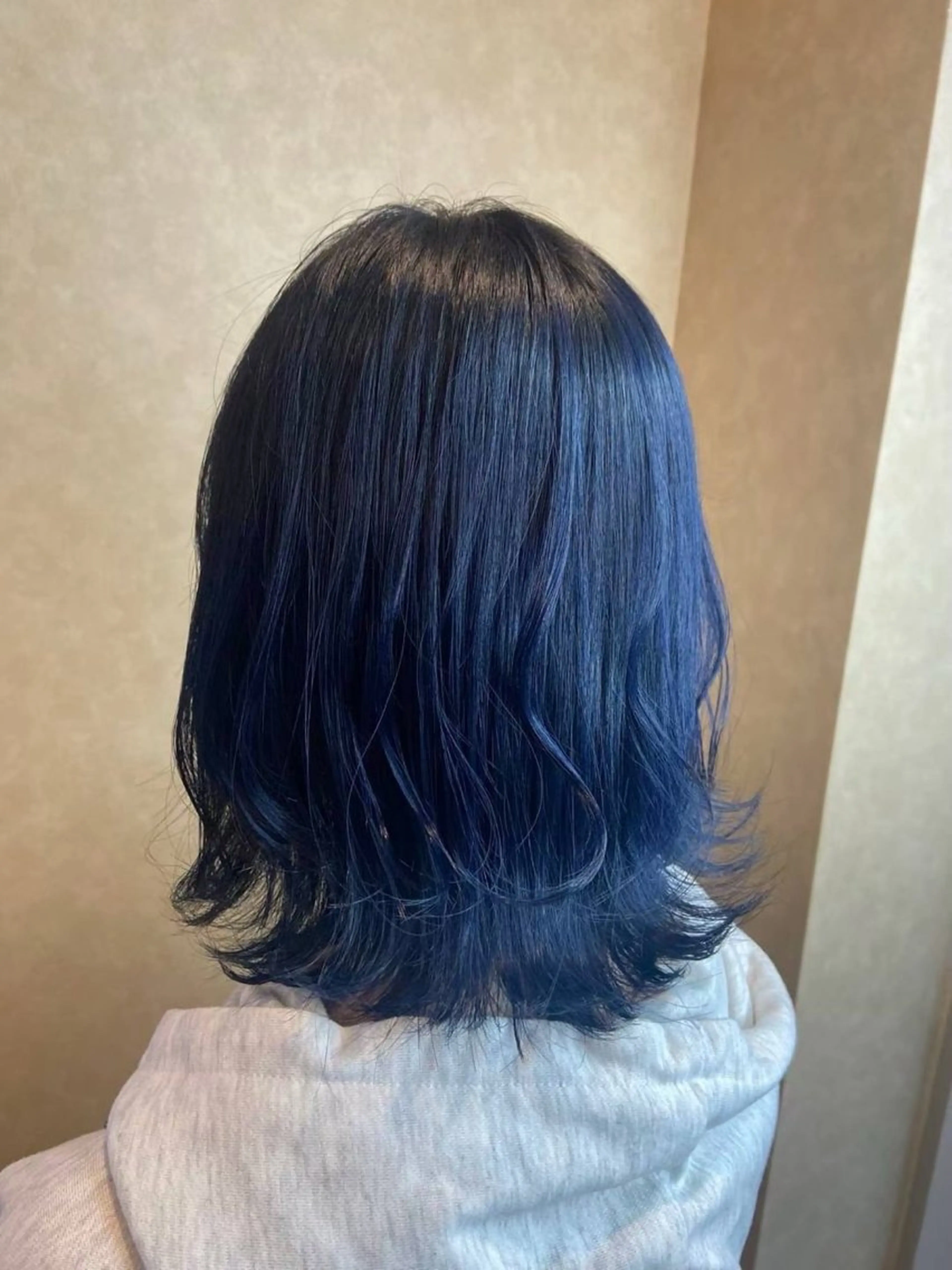 カラー ブルーカラー ヘアカラー トリートメント Kobayashi ハイライト/ショートのヘアスタイル