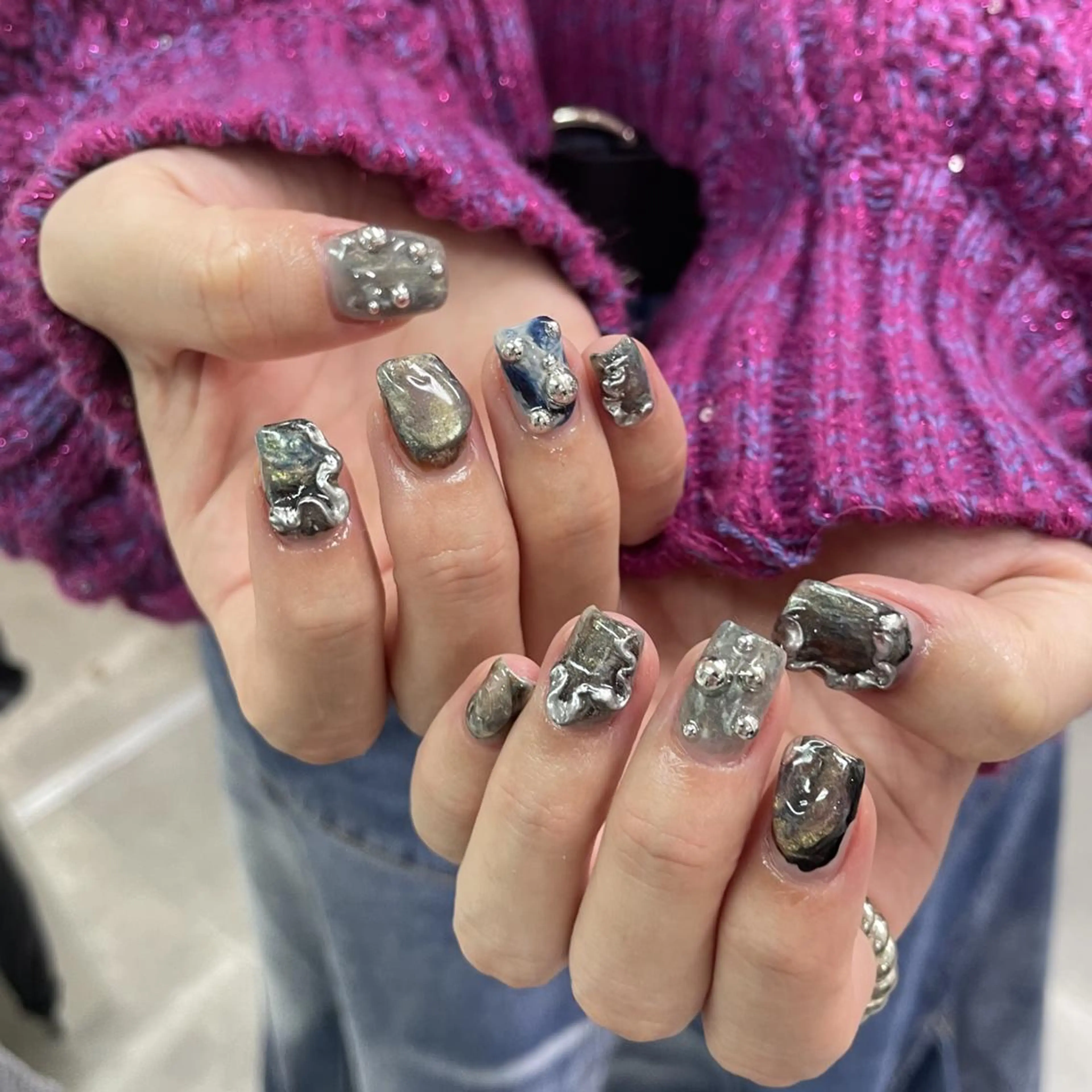 ネイル アートネイル べっ甲ネイル ジェルネイル グリーン キラキラネイル nailstudio eviz新宿店のネイルデザイン