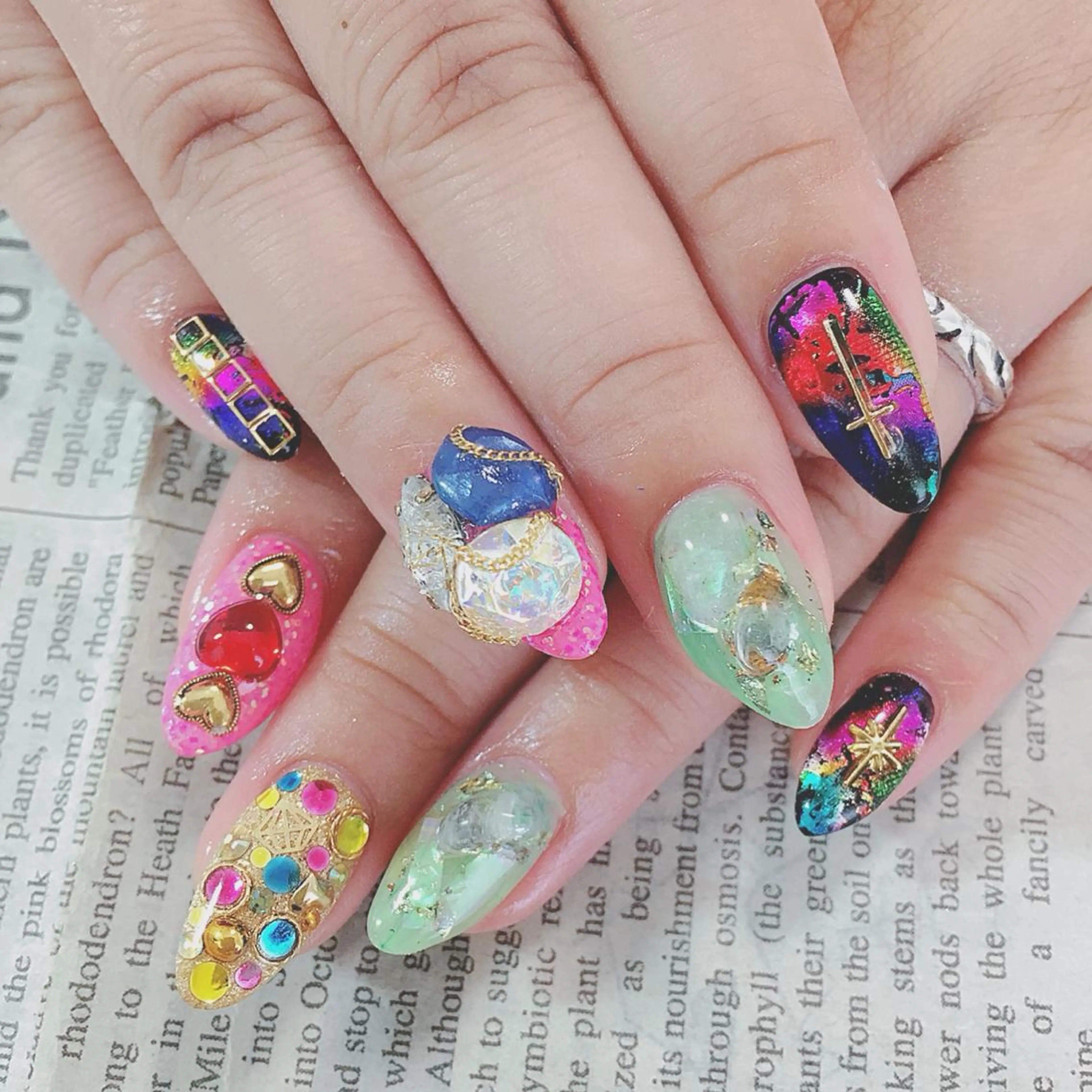 ネイル ハンドネイル ハンドケア 森山 舞のネイルデザイン