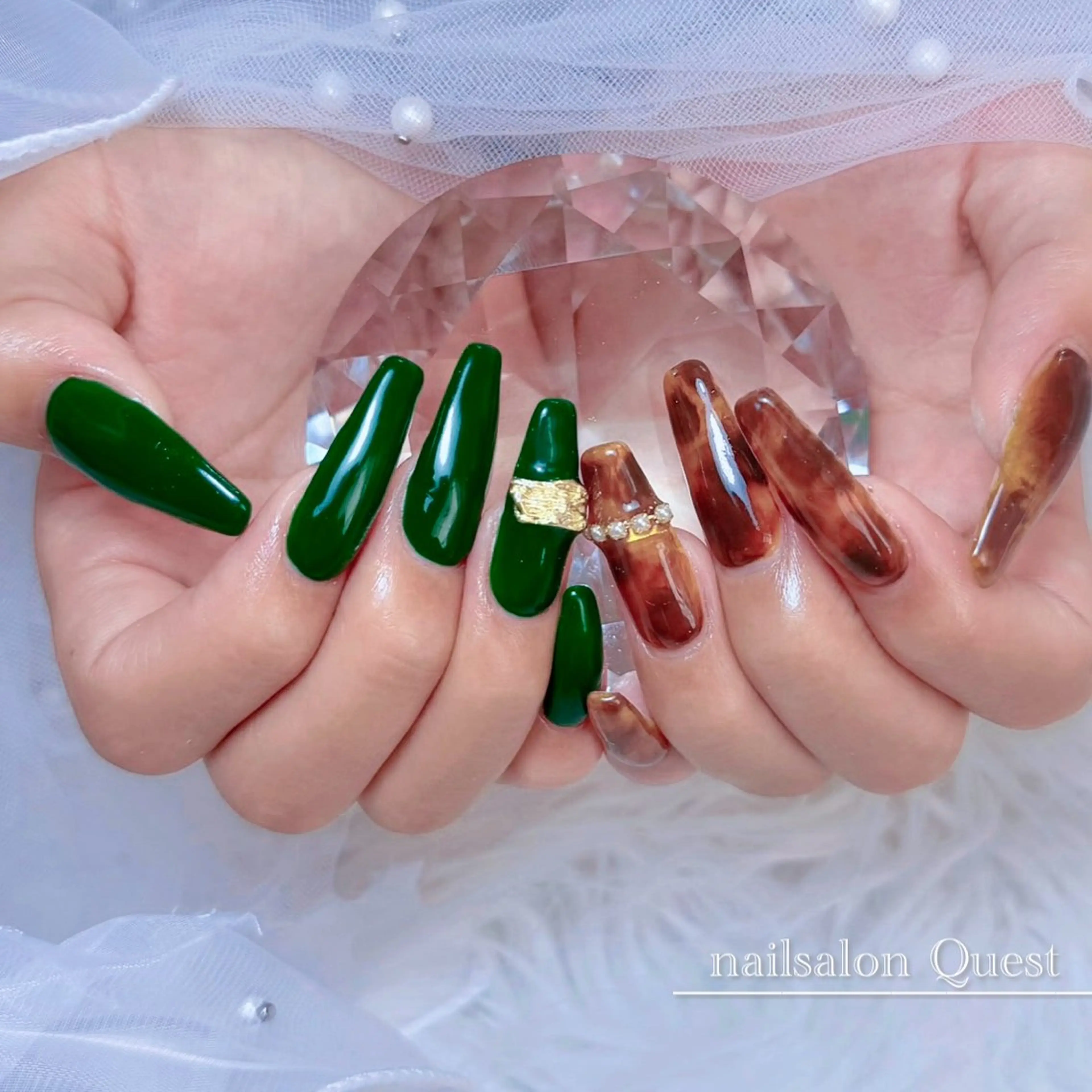 ネイル べっ甲ネイル グリーン ハンドネイル nailsalon Questのネイルデザイン