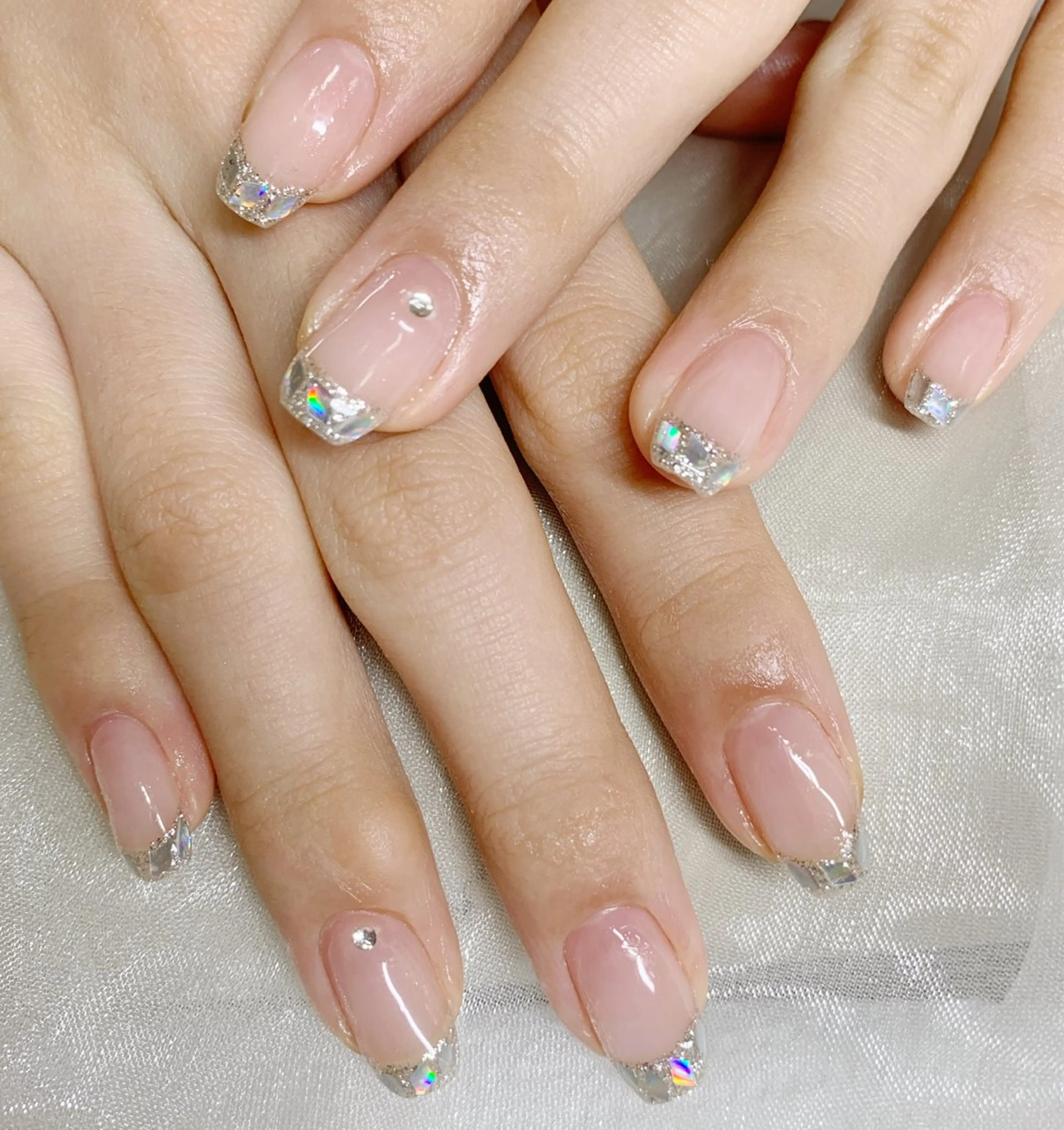 ネイル フレンチネイル ガラスフレンチ 春ネイル 夏ネイル ハンドネイル mira-cle大濱美容アカデミー所属・AI NAのネイルデザイン