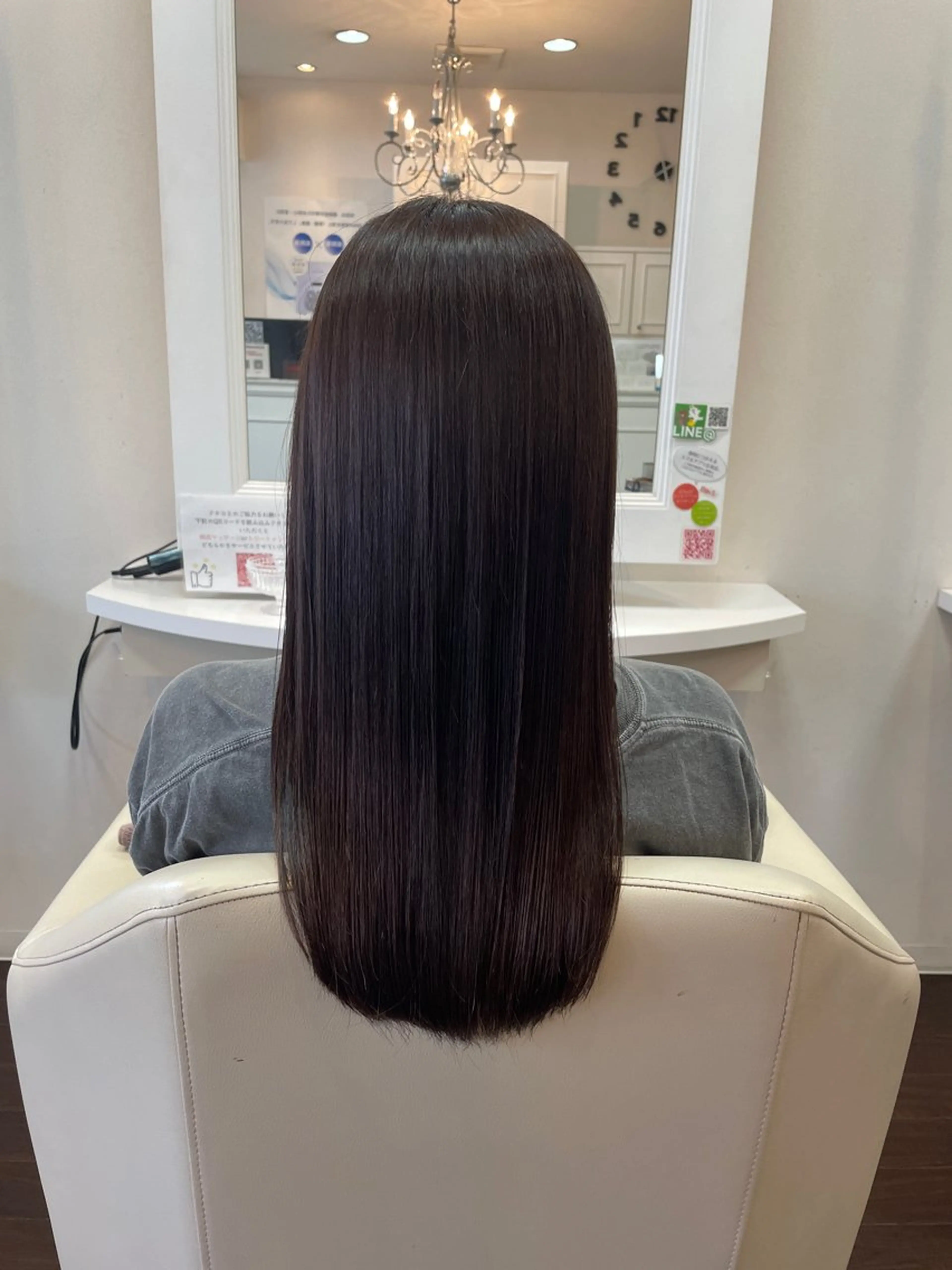 ロング カラー グレージュ オリーブグレージュ オリーブグレー ヘアカラー トリートメント ラヴィールアーム所属・秋山 麗奈のヘアスタイル