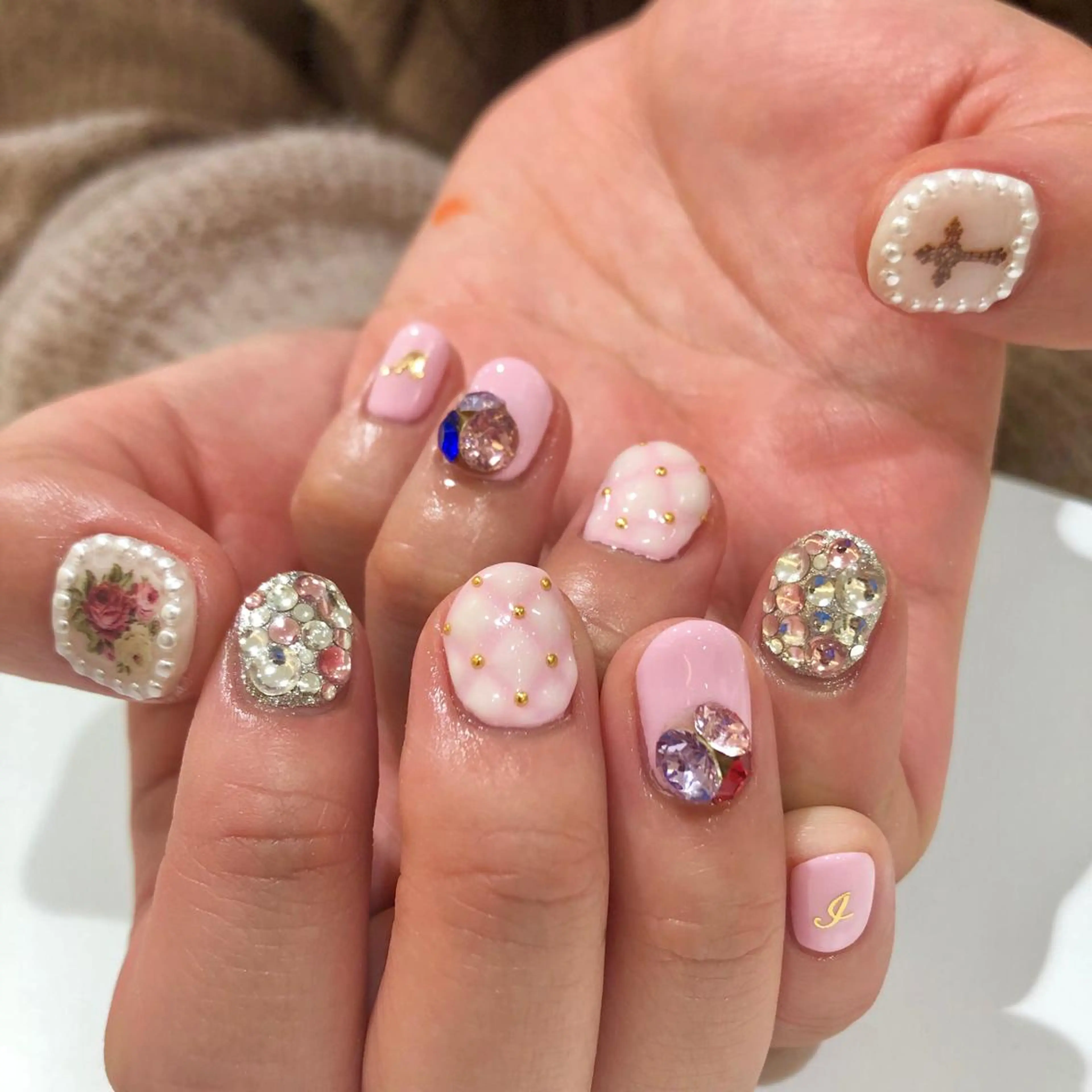 ネイル 矢崎 千春のネイルデザイン