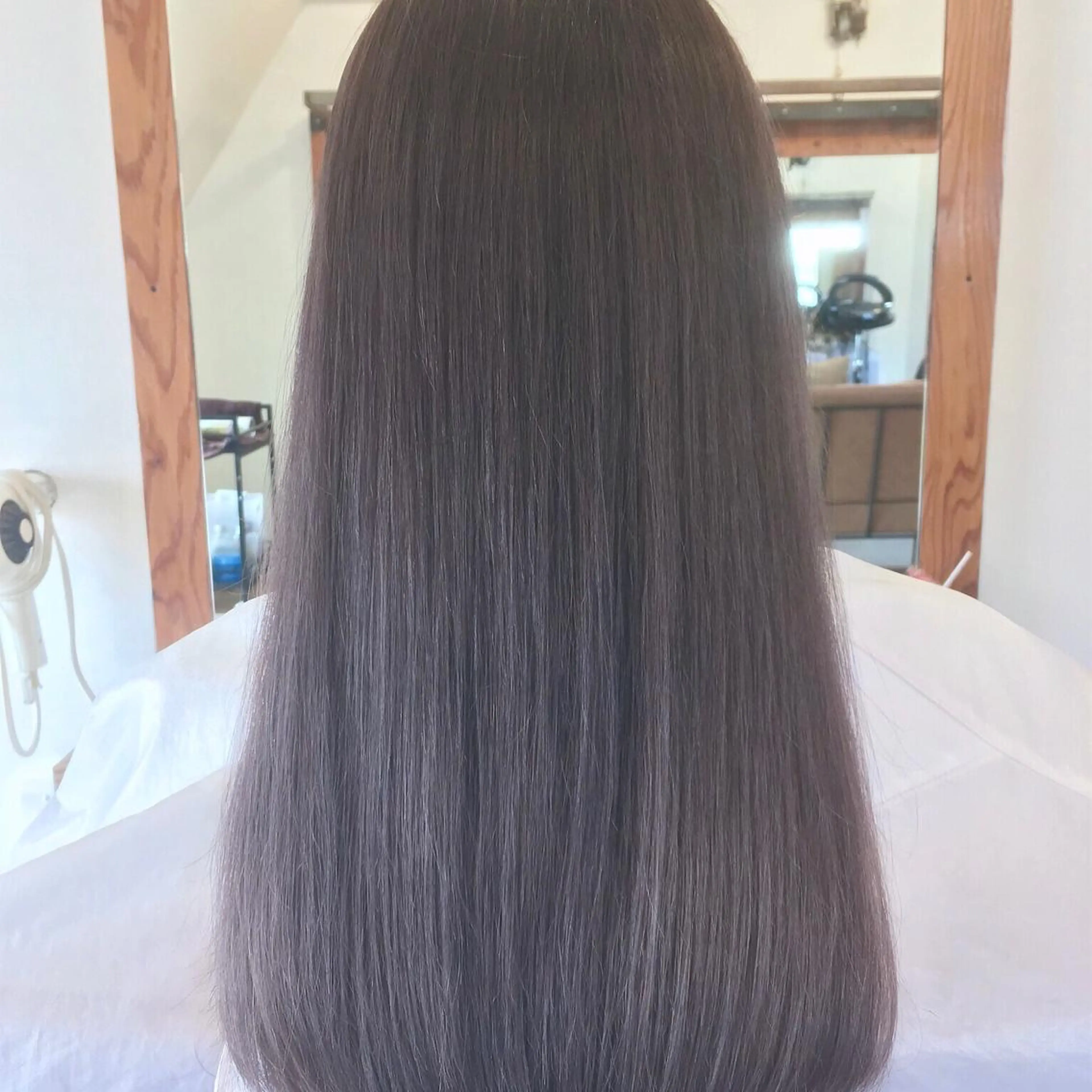 ロング カラー ベージュカラー シルバー ヘアカラー トリートメント 千 田のヘアスタイル