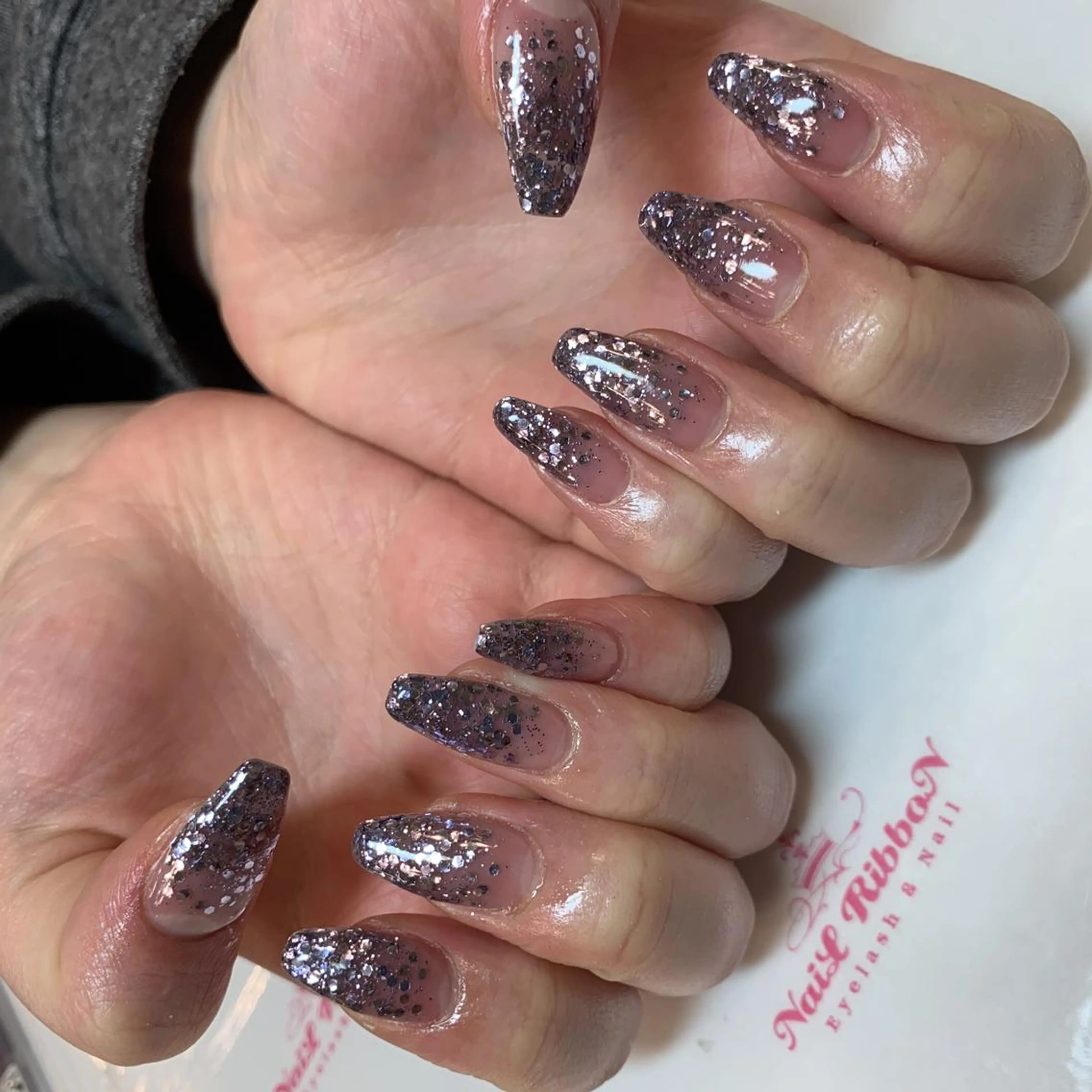 ネイル ネイルリボン 受付スタッフのネイルデザイン