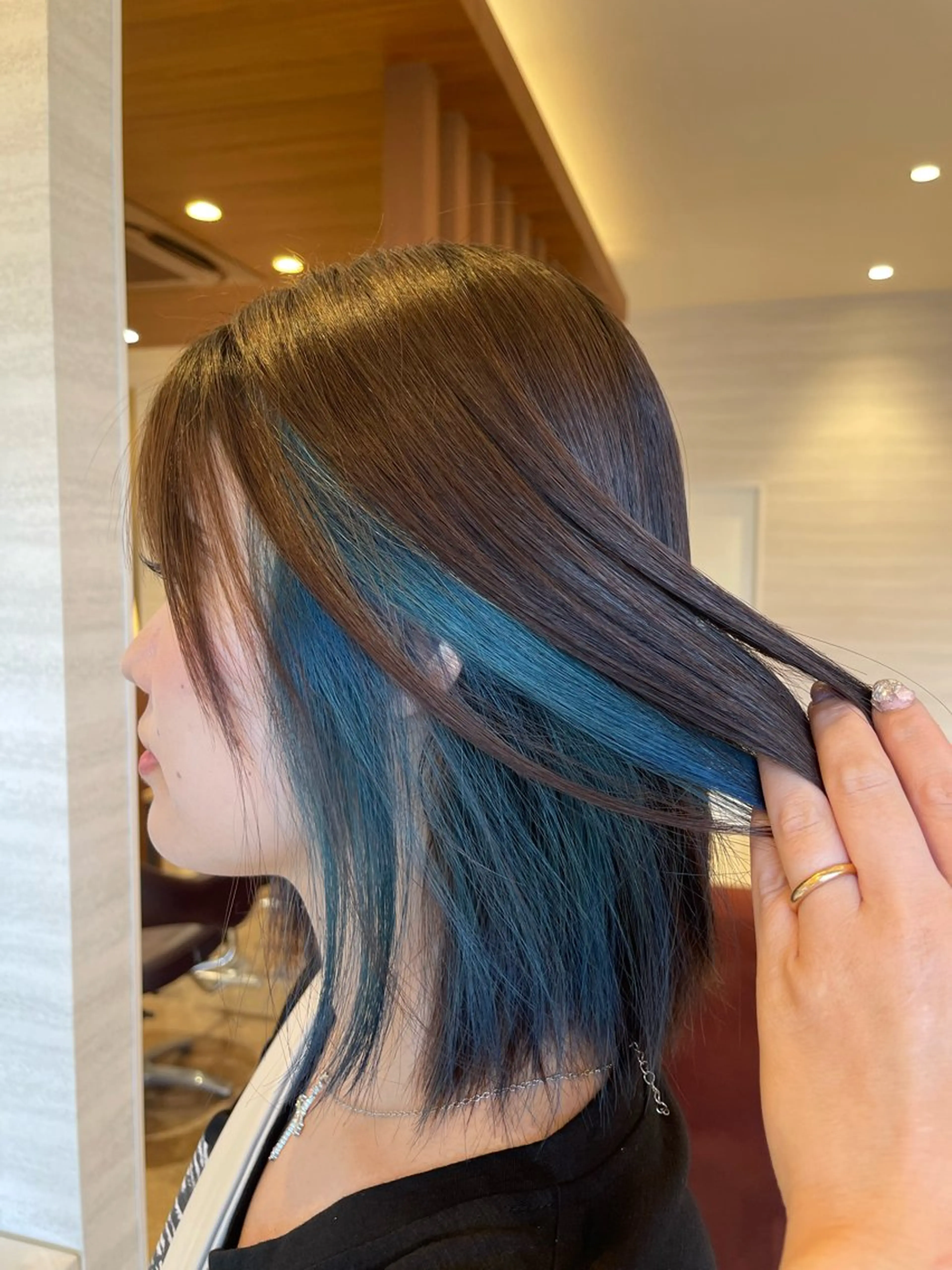 カラー 勝山 碧のヘアスタイル