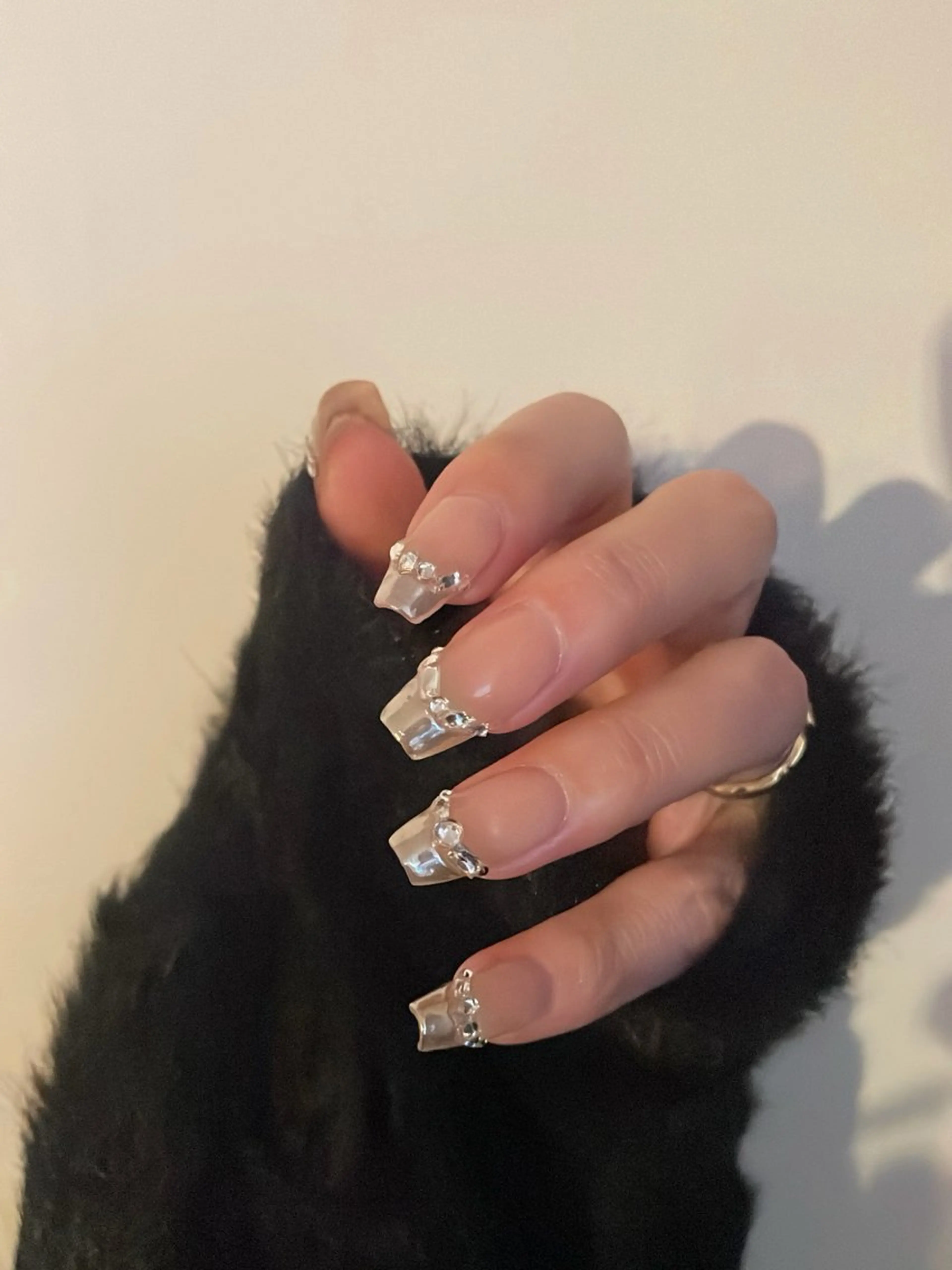 ネイル ハンドネイル anyora nail salon所属・大人ワンホン キラキラ/Ayanoのネイルデザイン