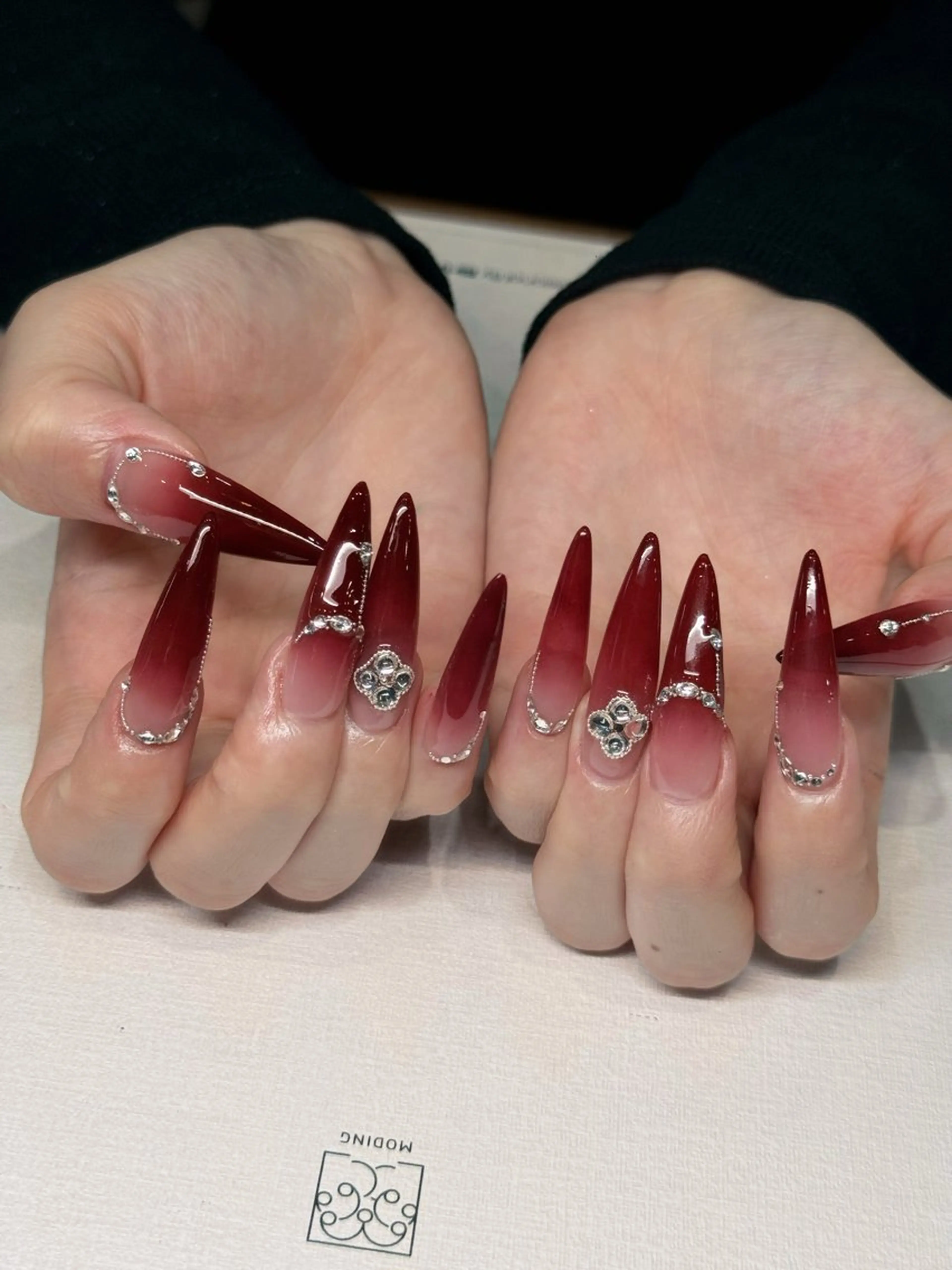 ネイル アニマル柄 ボルドー ブラウン フレンチネイル ゴールド ハンドネイル MILO 168 池袋のネイルデザイン