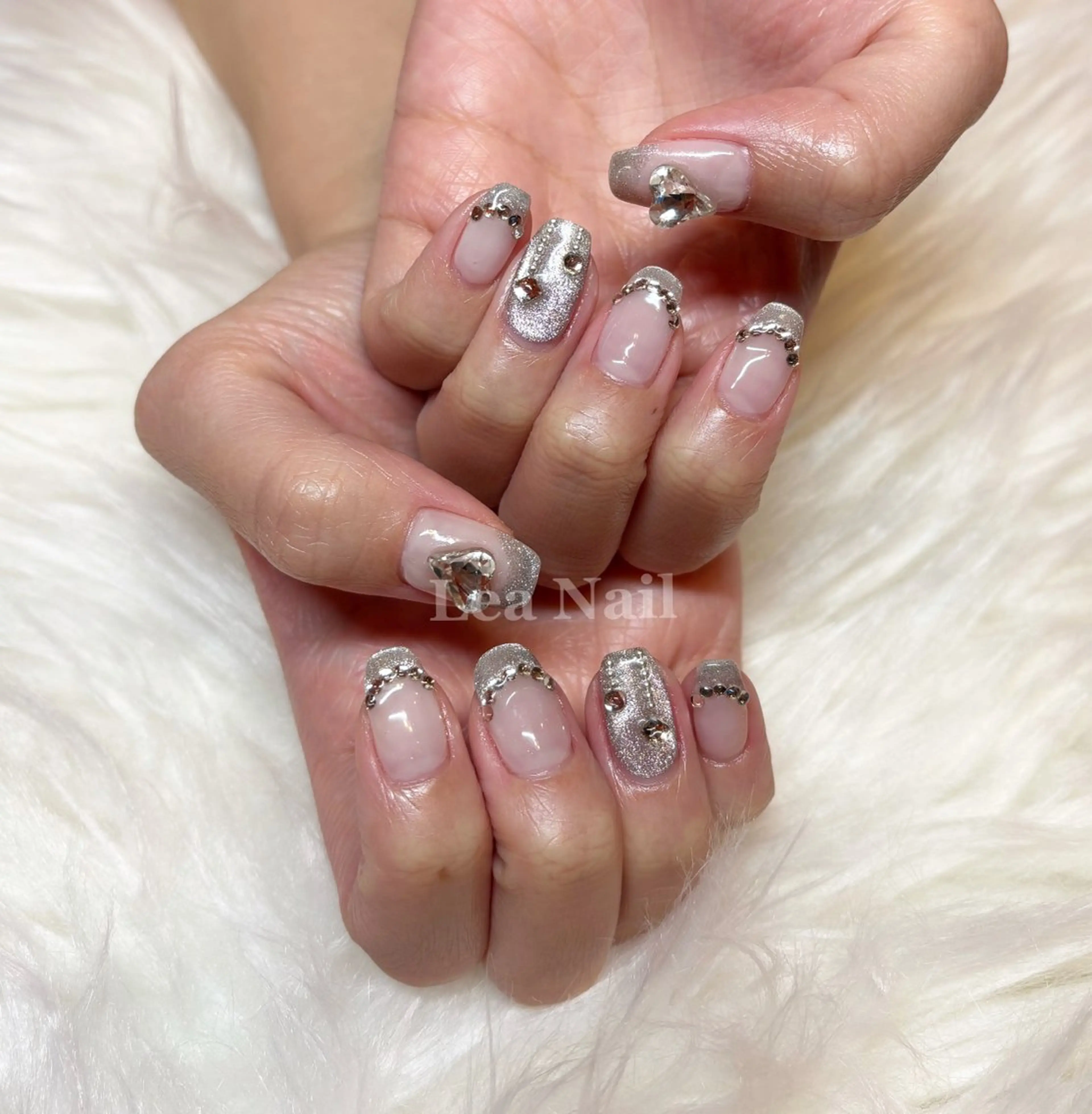 ネイル フレンチネイル マグネットネイル マグネットフレンチ シルバー シンプルネイル Lea Nailのネイルデザイン