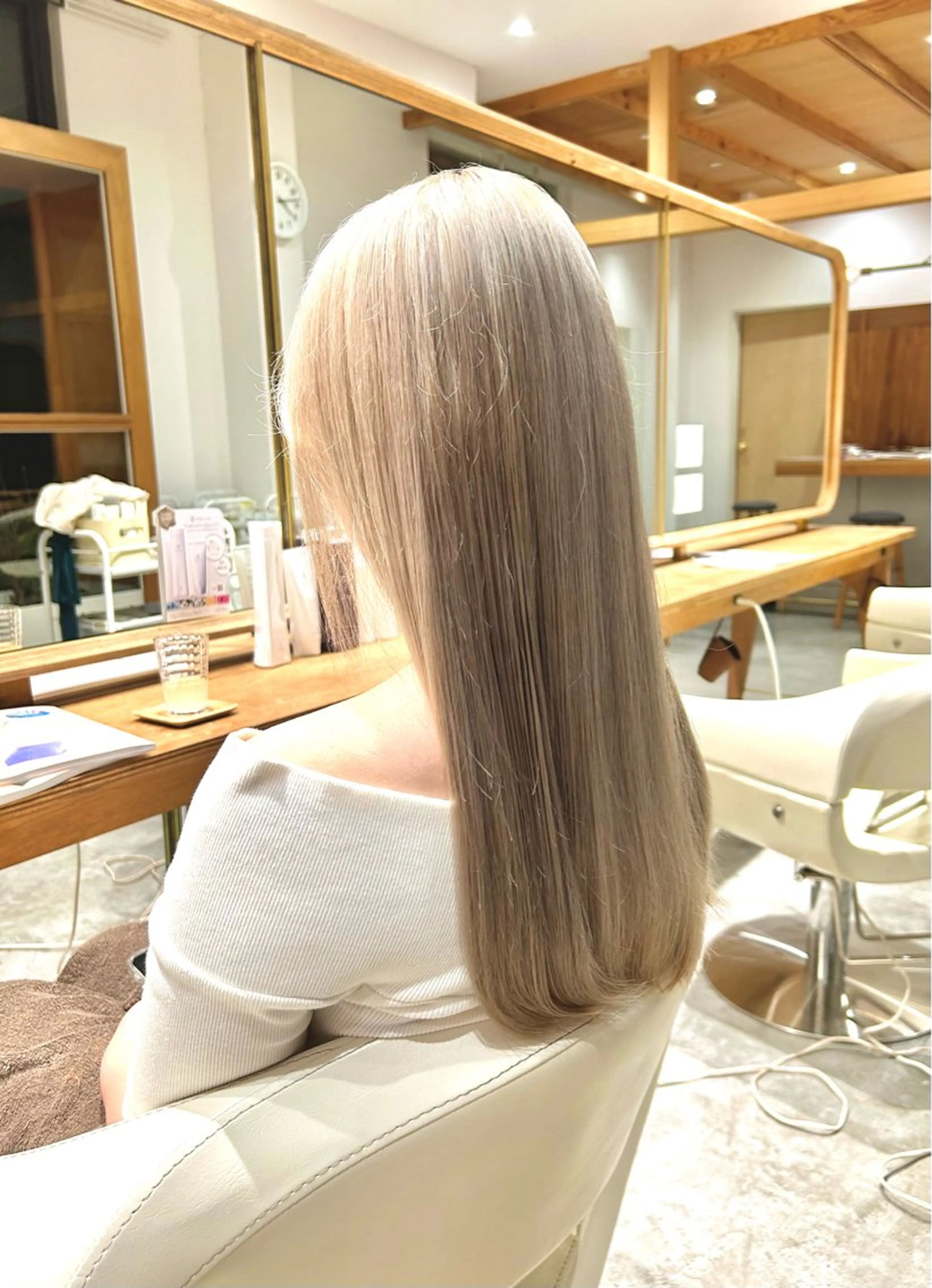 ロング カラー ブリーチ 佐藤 悠生 メンズパーマ.カットのヘアスタイル