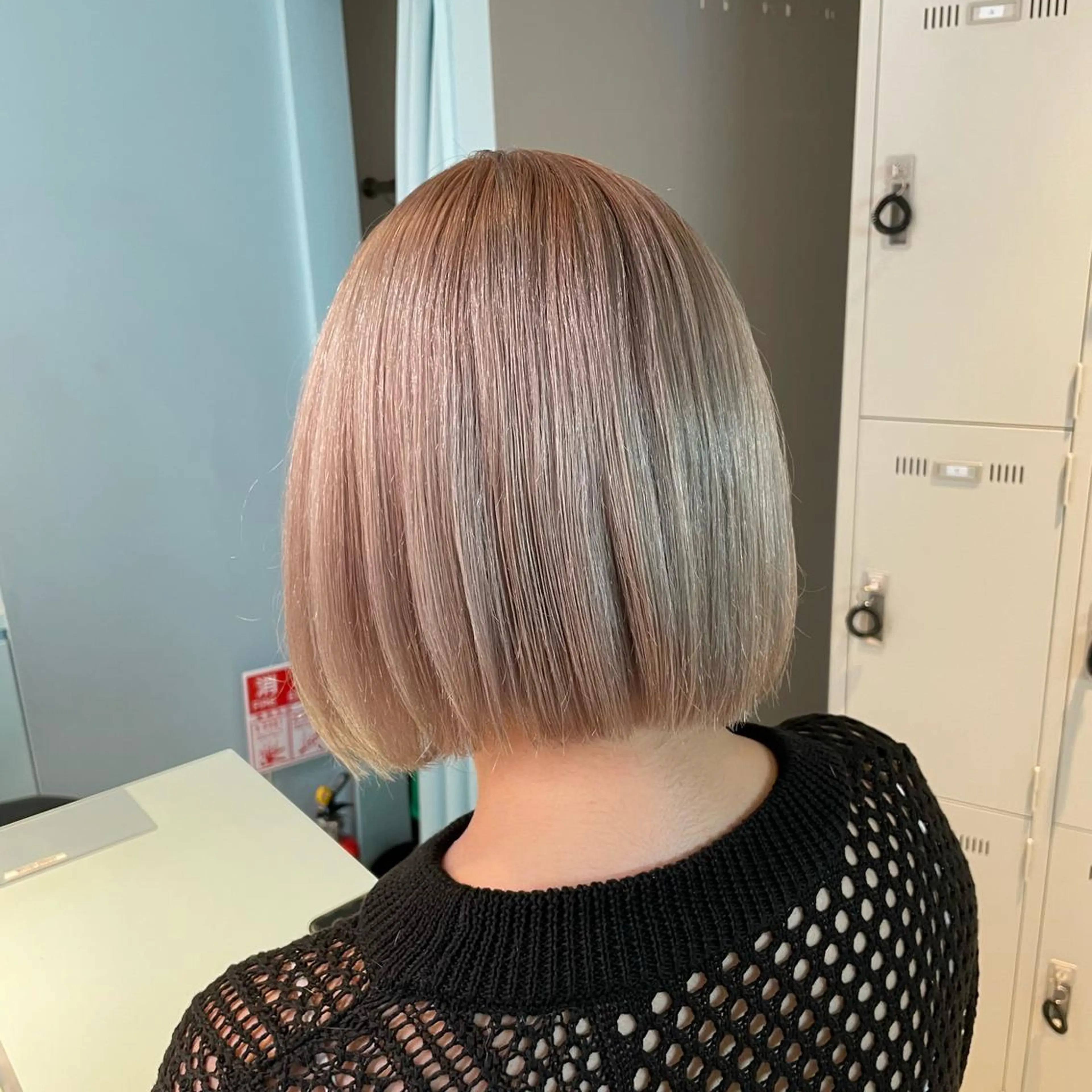 ミディアム ブリーチ✖️ 縮毛LANDのヘアスタイル