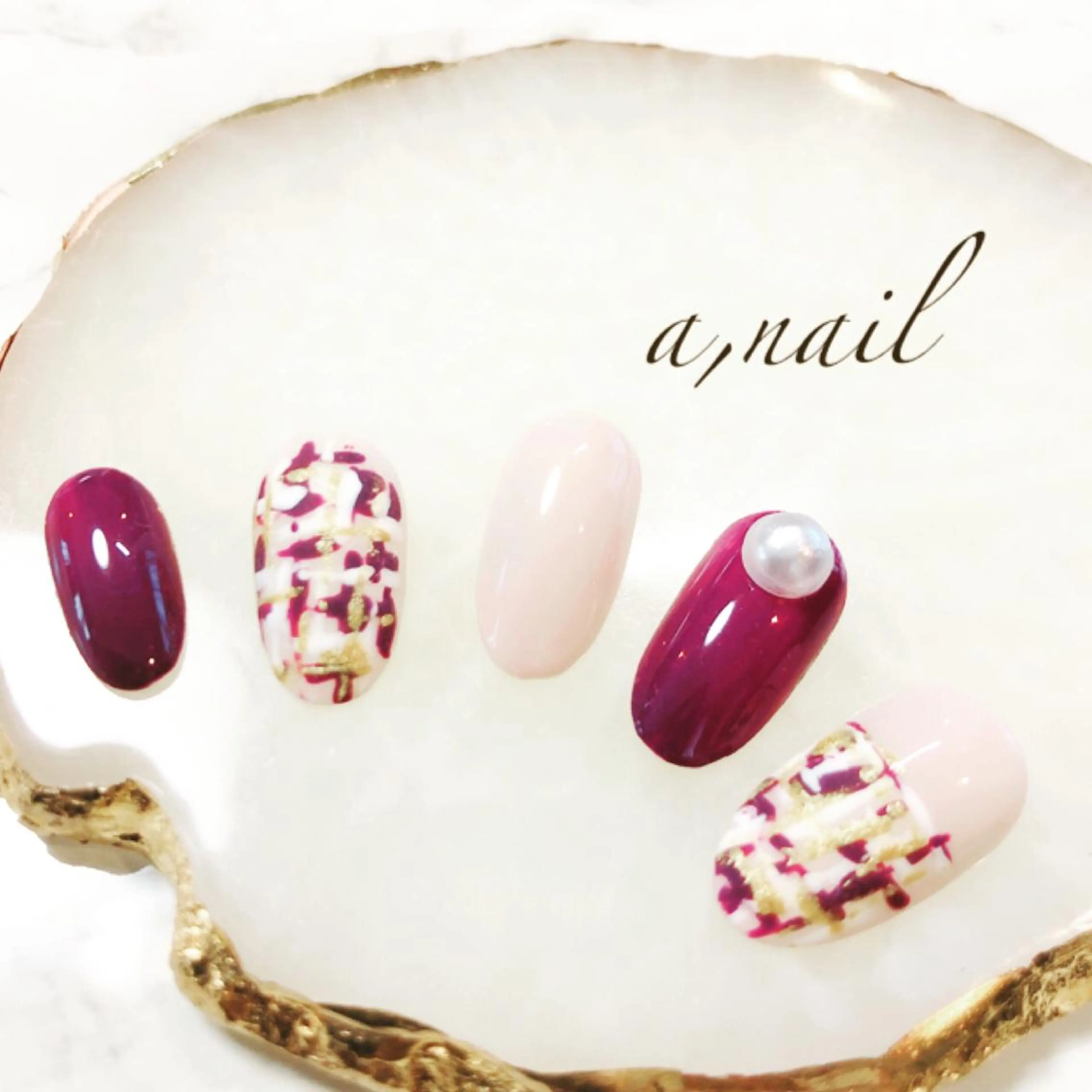 ネイル フットネイル ラメ(グリッター) ニュアンスネイル オフィスネイル ワンカラーネイル ハンドネイル ネイルサロン エーネイルのネイルデザイン