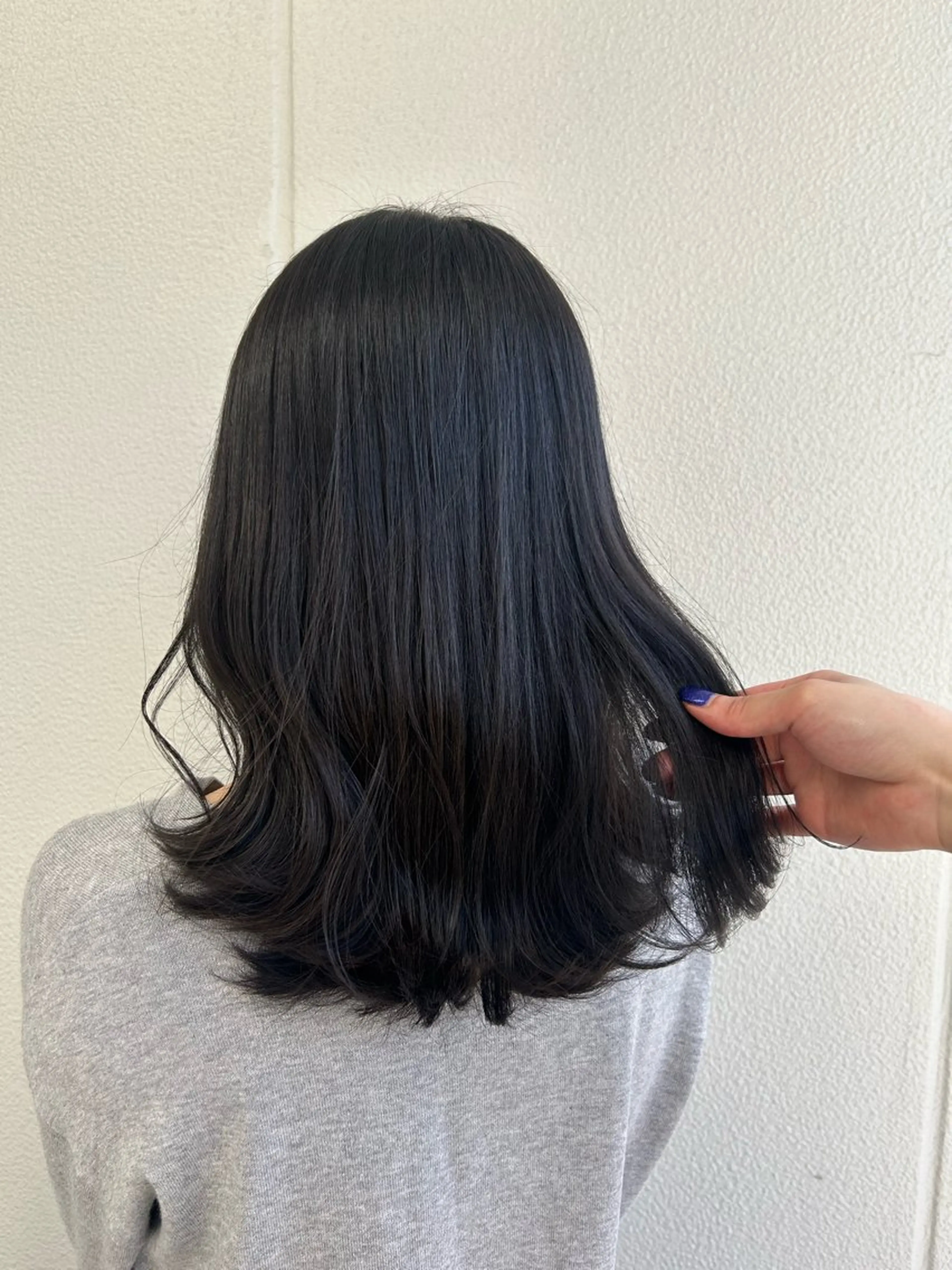 ミディアム カラー ヘアアレンジ 黒髪 グレーブラック 《暖色/韓国hair 》🇰🇷桑原ユキネのヘアスタイル