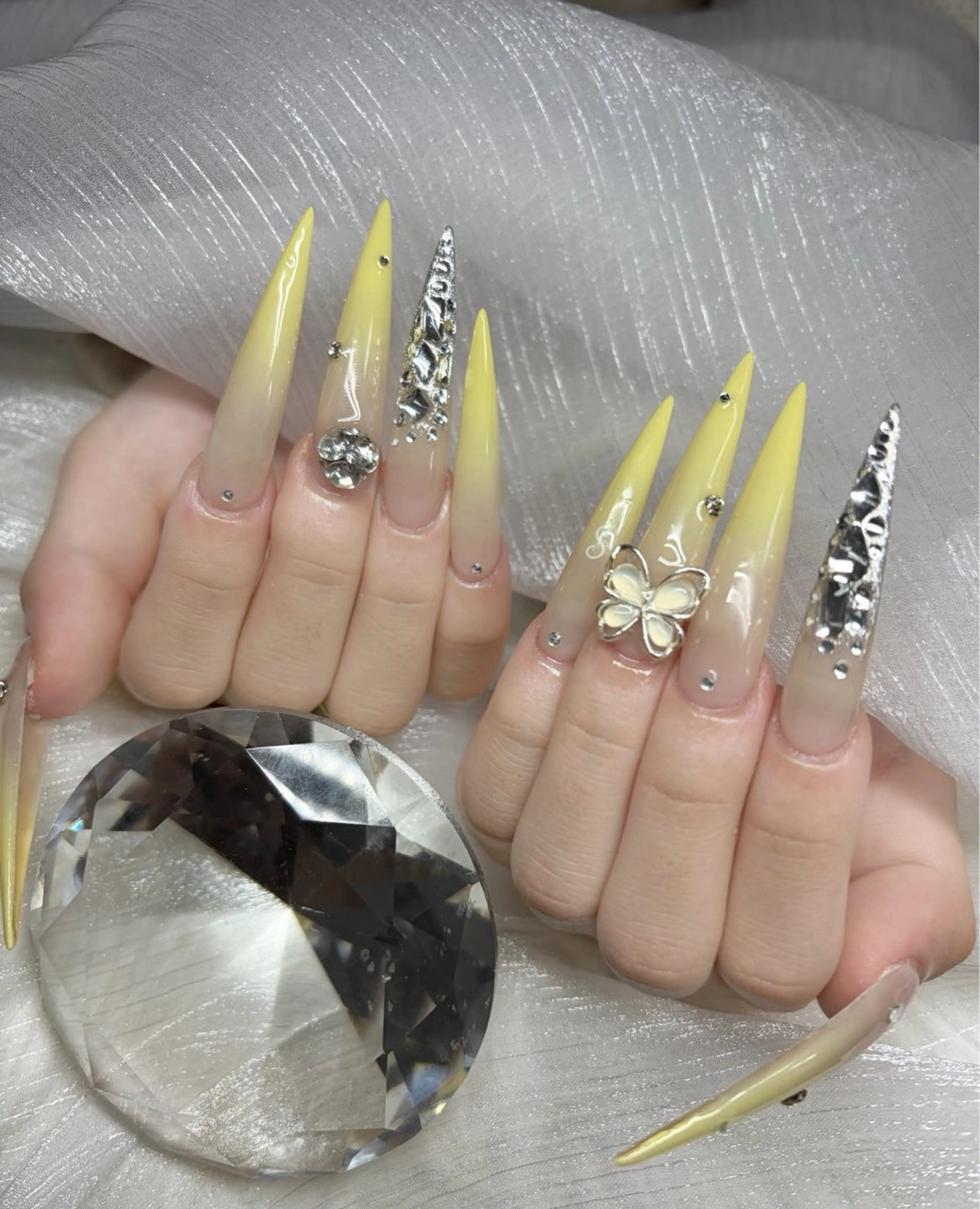ネイル アートネイル オーロラネイル チークネイル 長さ出し フットネイル ハンドネイル Chan nailsのネイルデザイン