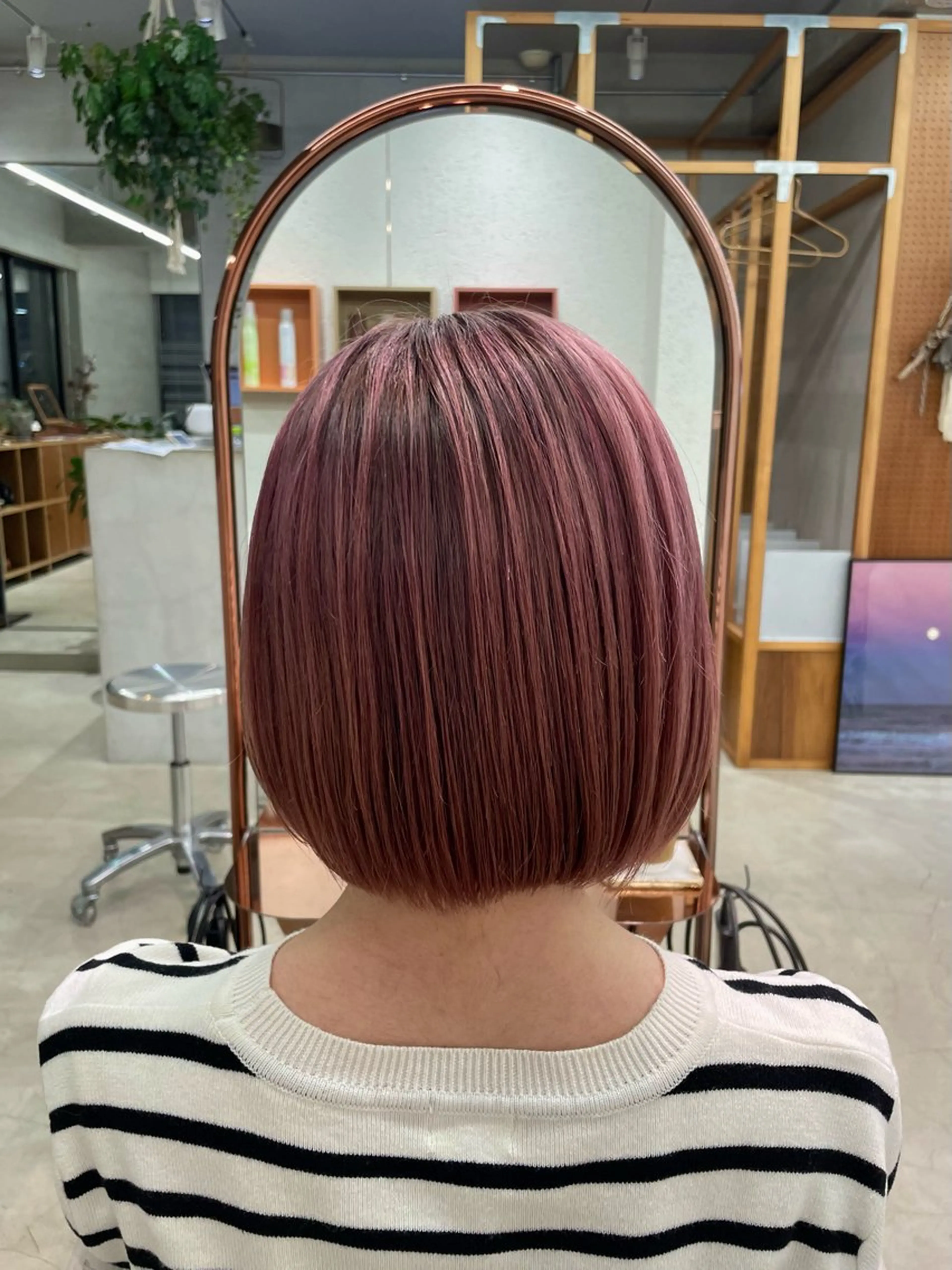 カラー ピンクカラー カット ヘアカラー 鶴井 美空のヘアスタイル