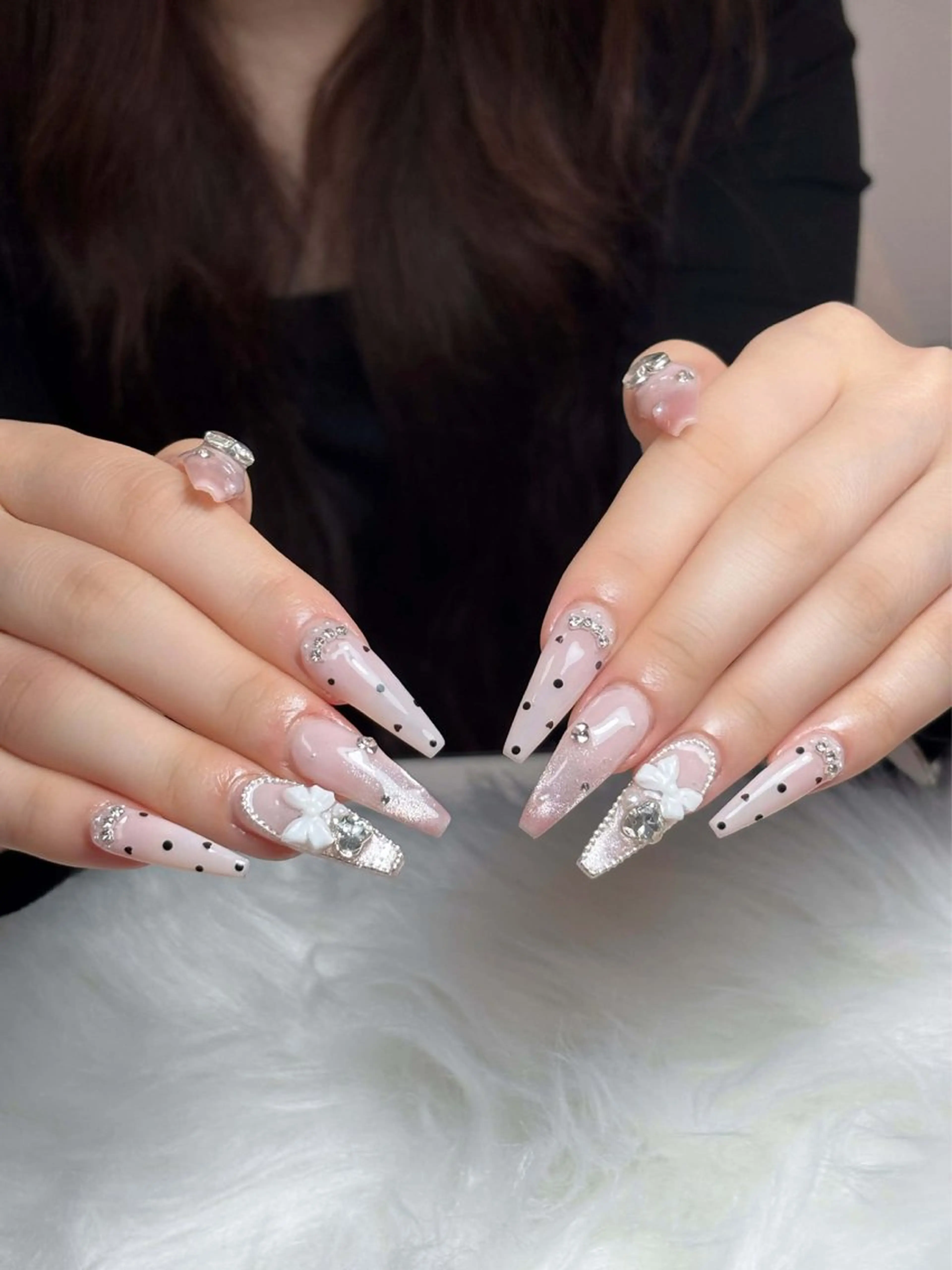 ネイル チークネイル ドット フレンチネイル グラデーション ハート ハンドネイル Julli NailStudioのネイルデザイン