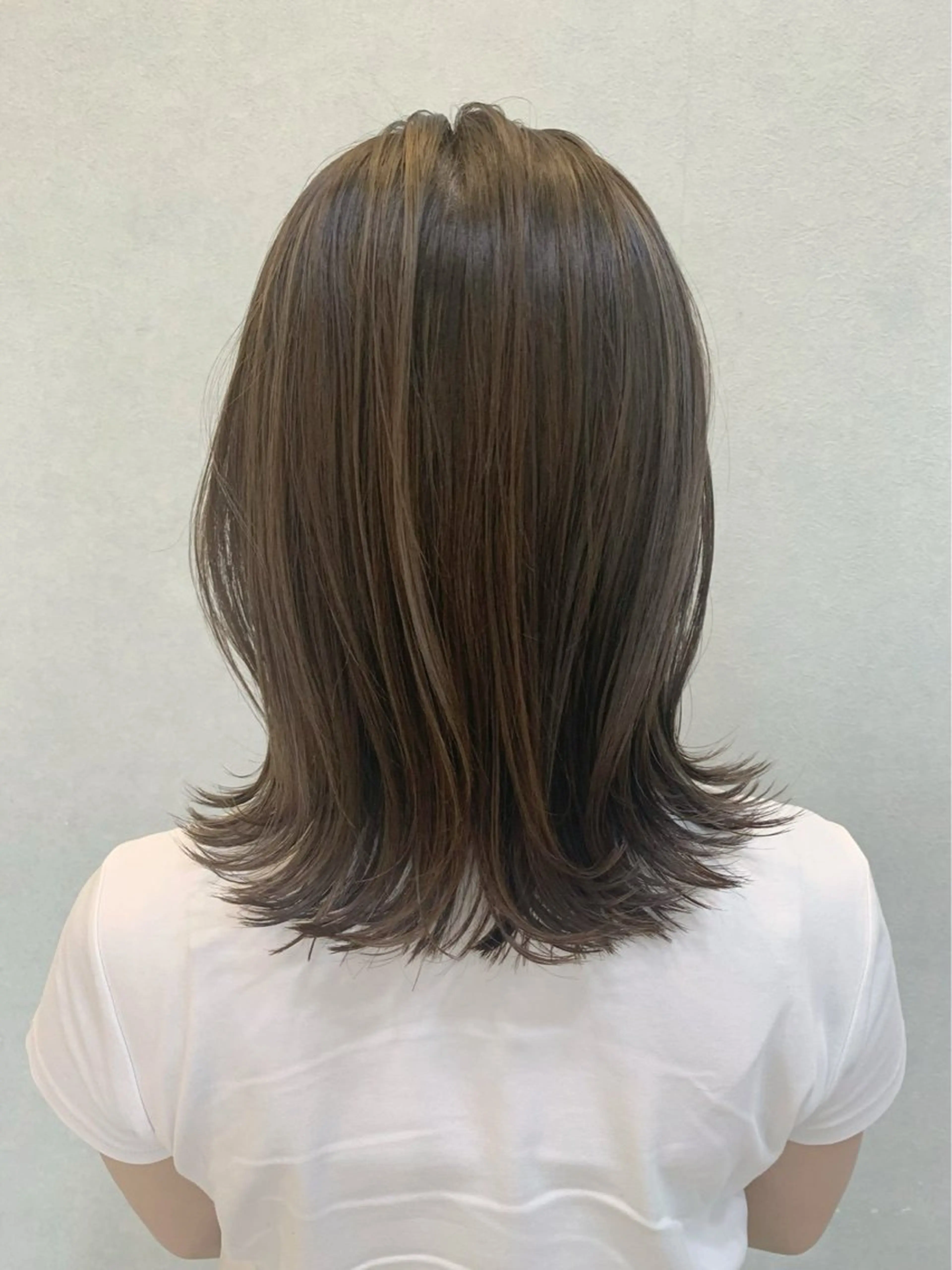 ミディアム くびれヘア 髪質改善 韓国風ヘア レイヤーカット 似合わせカット カット トリートメント 岡山駅/髪質改善 透明感カラー🐼のヘアスタイル