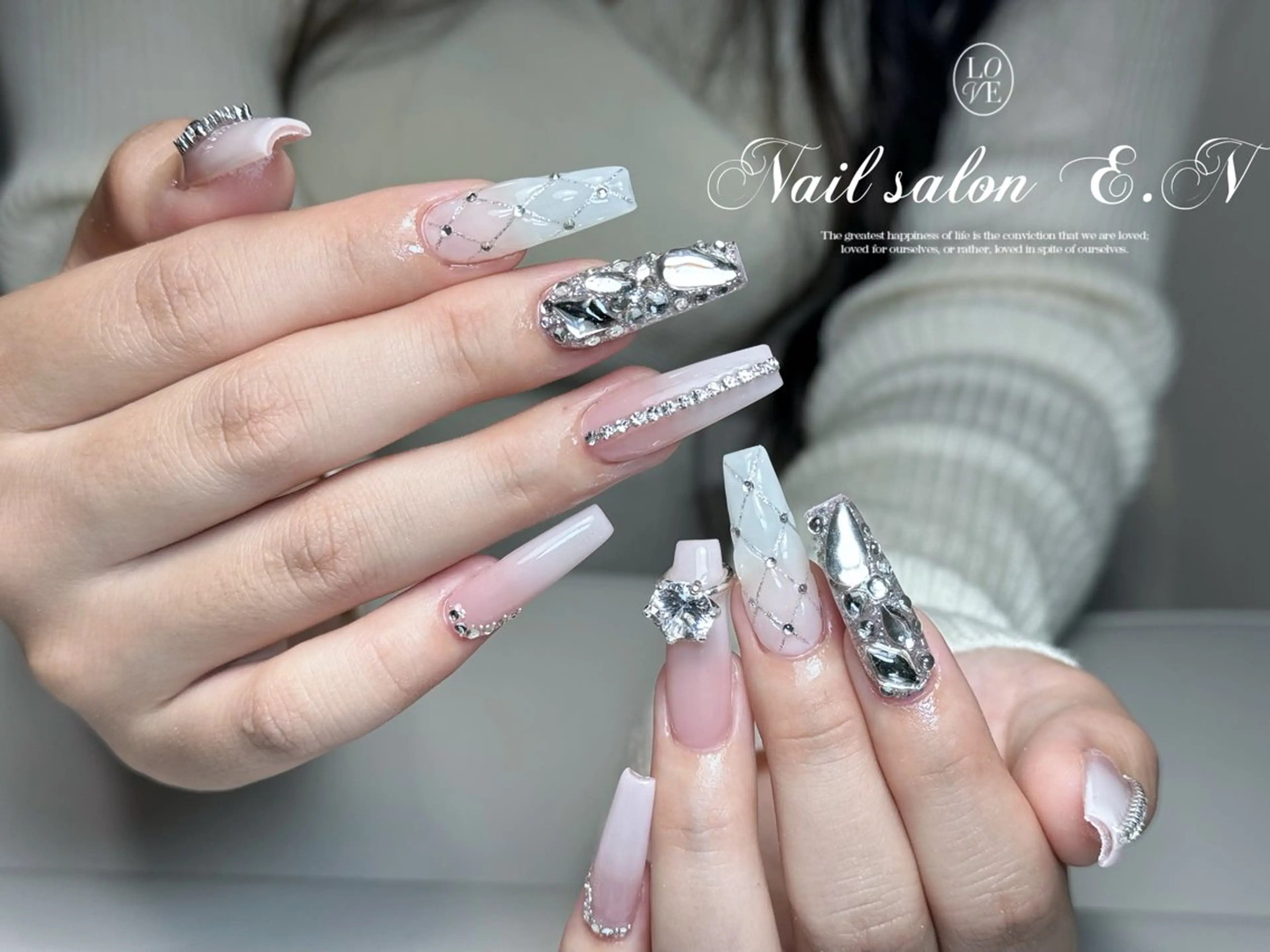 ネイル アートネイル オーロラネイル ガーリー キラキラネイル 韓国ネイル ハンドネイル E.N🦋 長さ出し/持ち込みのネイルデザイン