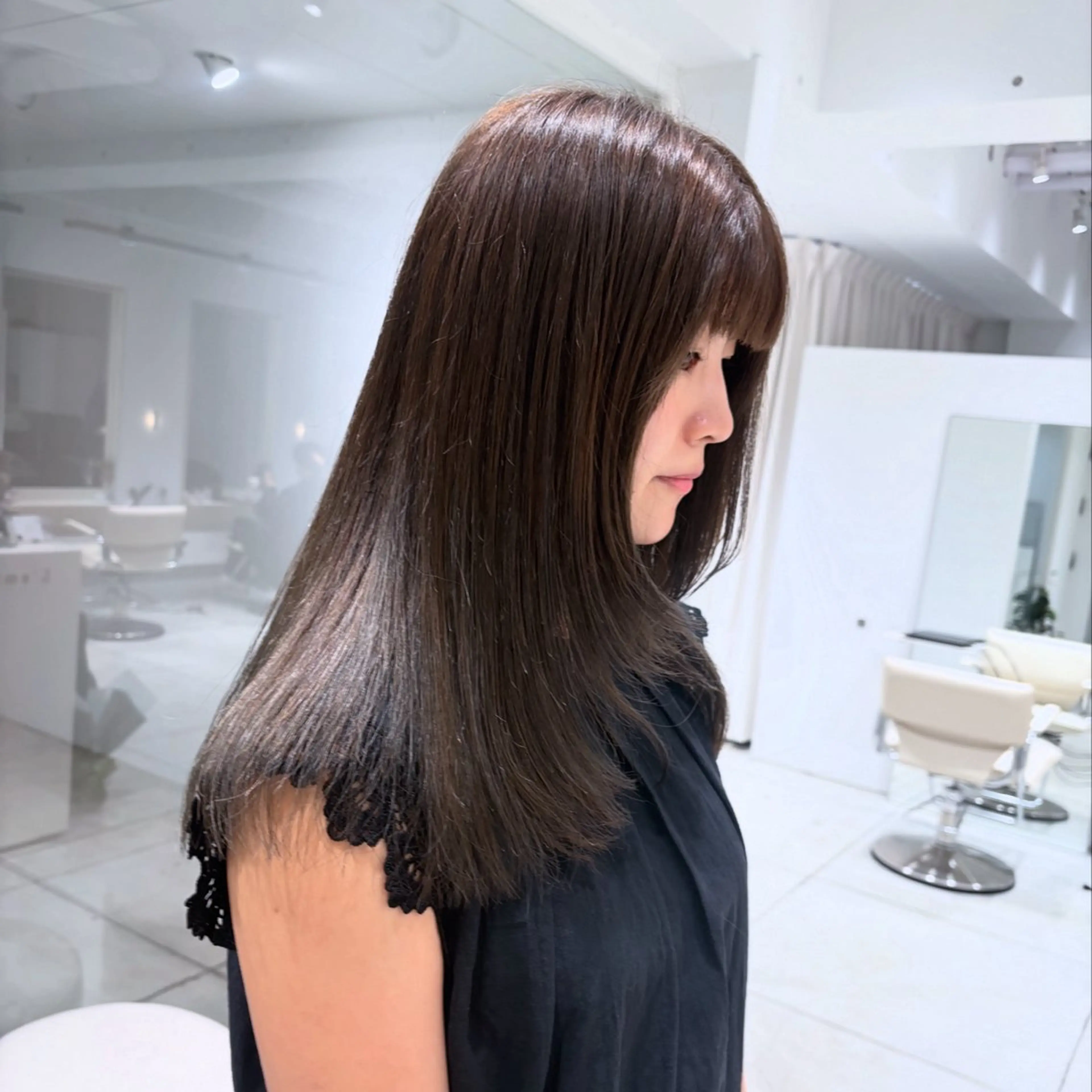 ミディアム カラー ベージュカラー 透明感カラー グレージュ オリーブベージュ オリーブグレージュ ヘアカラー トリートメント ヘッドスパ ヘアセット カジュアルを女っぽく 𝗮𝘆𝗮𝗰𝗼のヘアスタイル