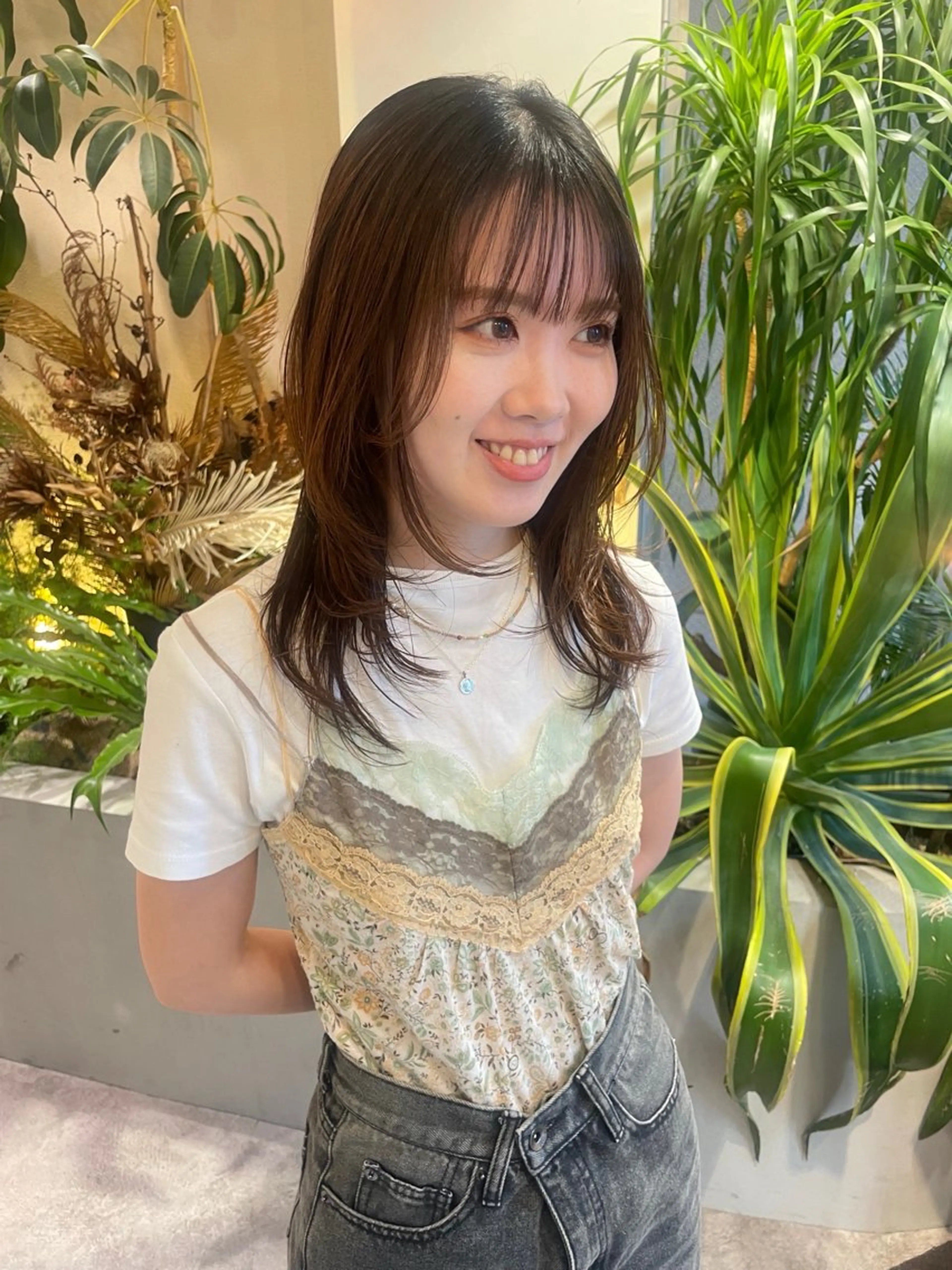 セミロング レイヤーカット 透明感カラー 🦋AYAのヘアスタイル