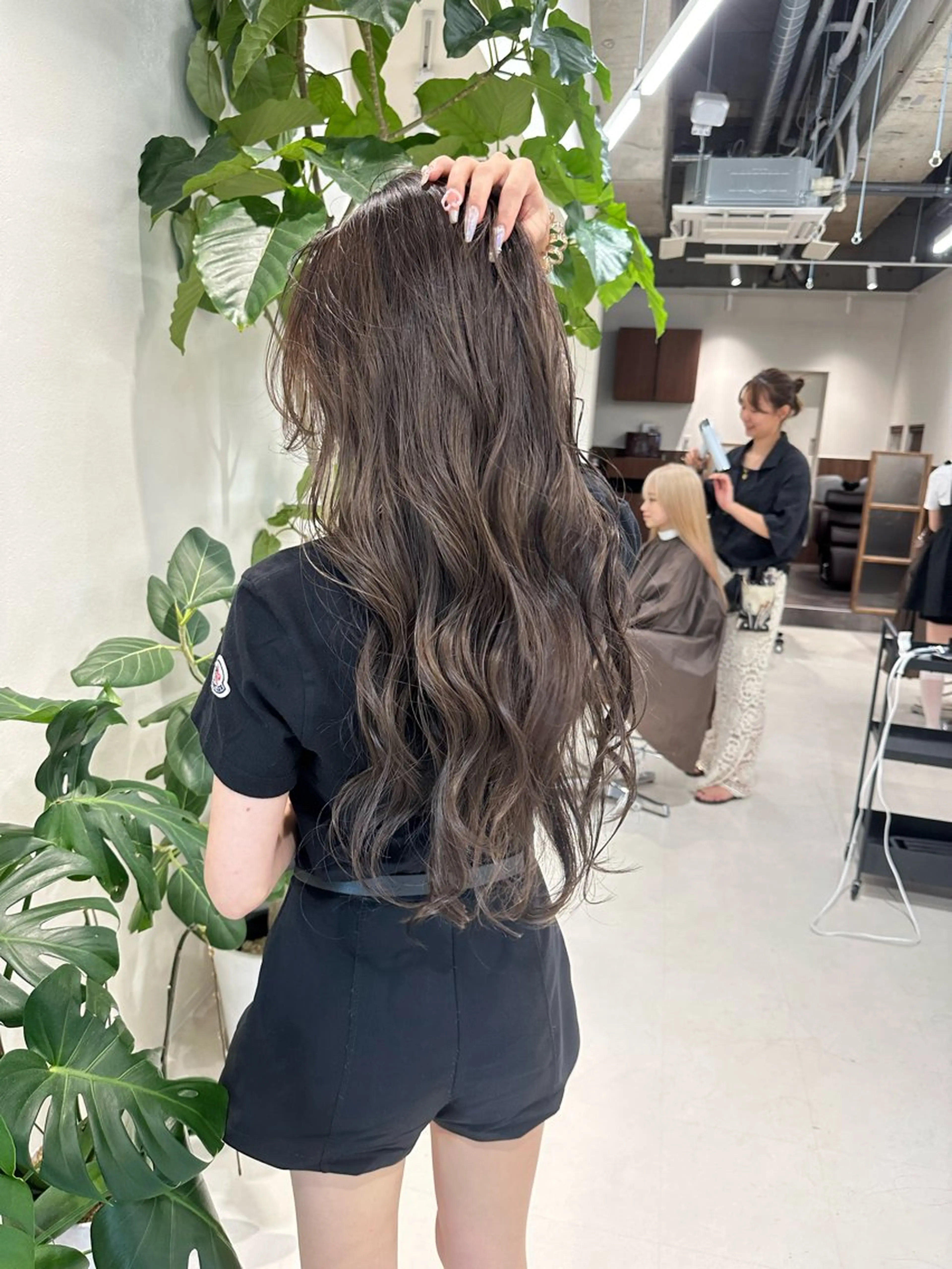 ロング カラー ベージュカラー オリーブベージュ カット ヘアカラー トリートメント Liru:smart salon/茅ヶ崎のヘアスタイル