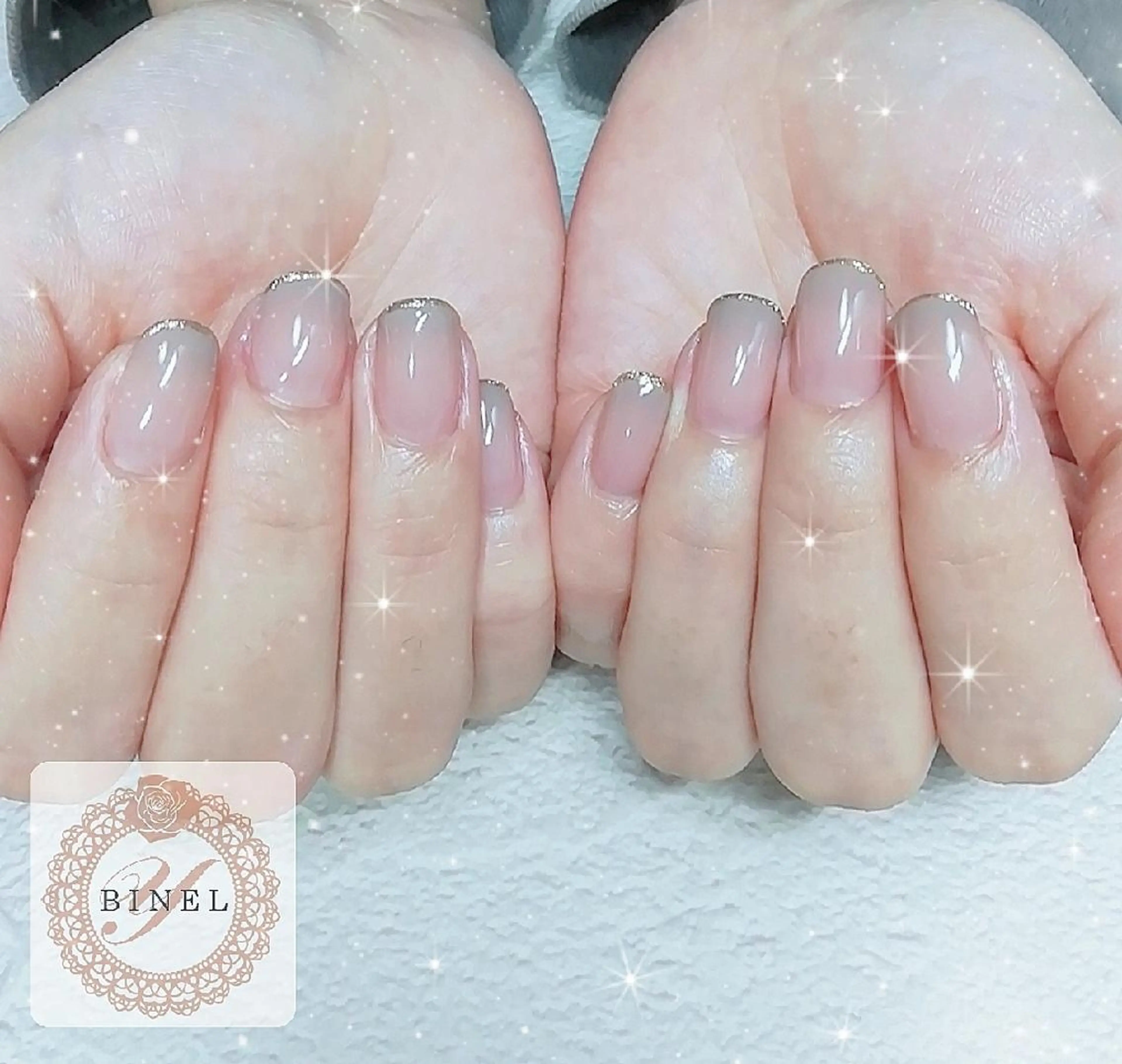 ネイル フレンチネイル グラデーション ラメ(グリッター) 持ち込み オフィスネイル ハンドネイル Nail Salon Y.BINELのネイルデザイン