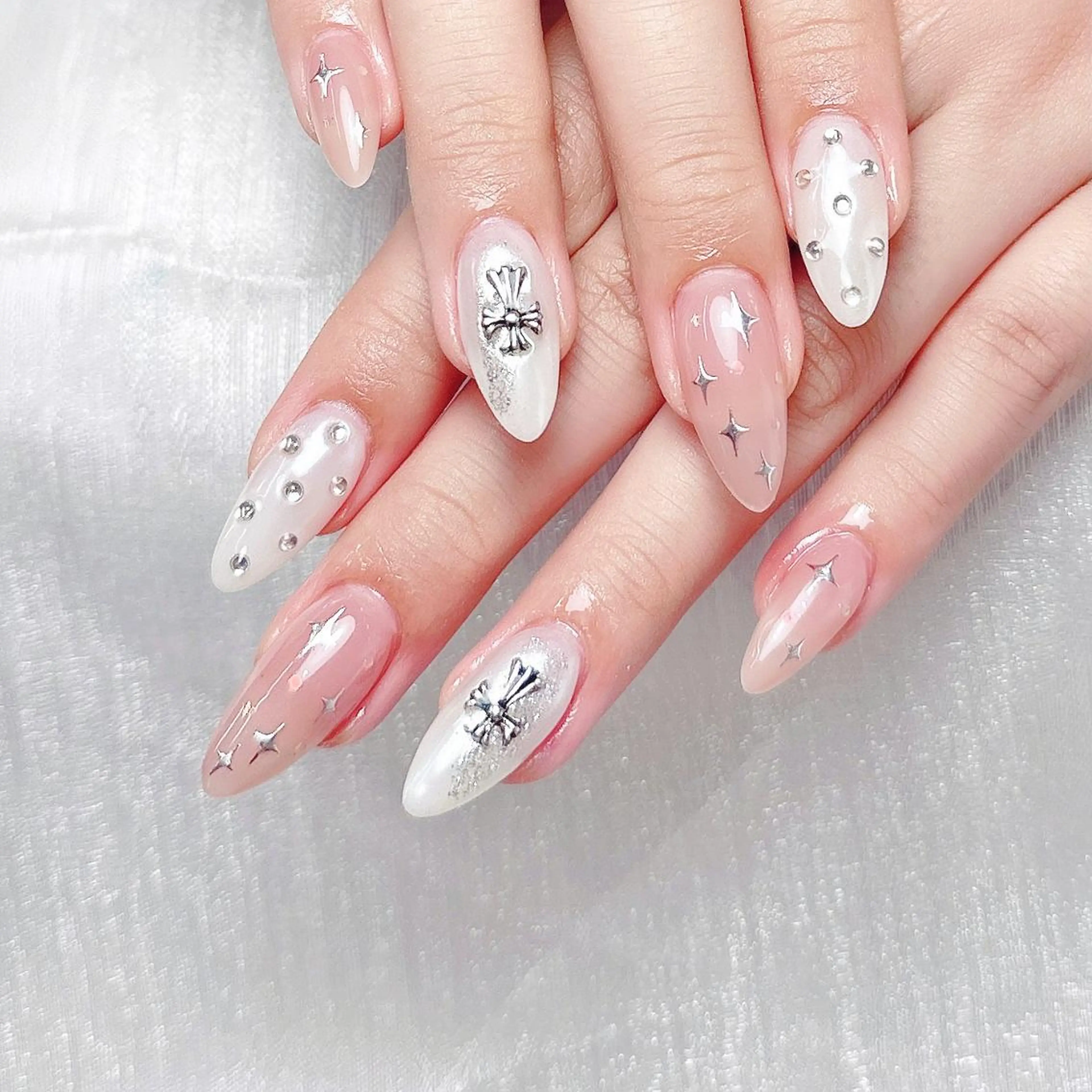 ネイル ハンドネイル 七海🎀 💗のネイルデザイン