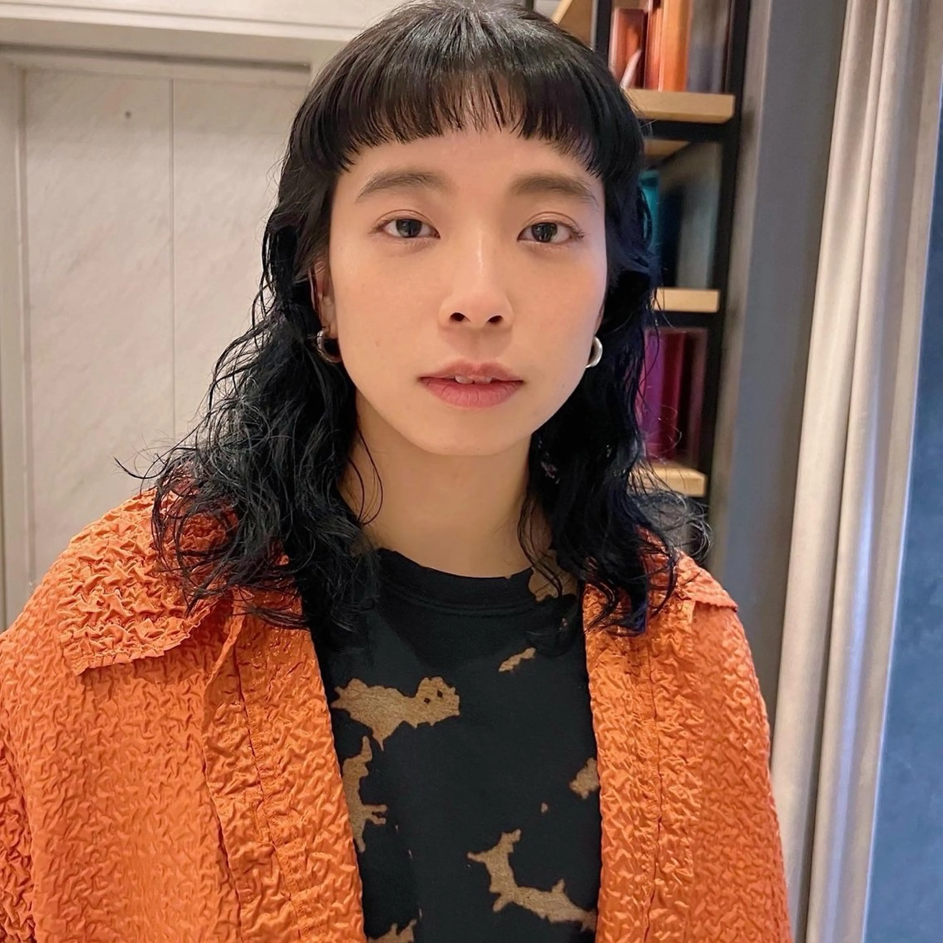 ミディアム パーマ inity　杉本 美羽のヘアスタイル