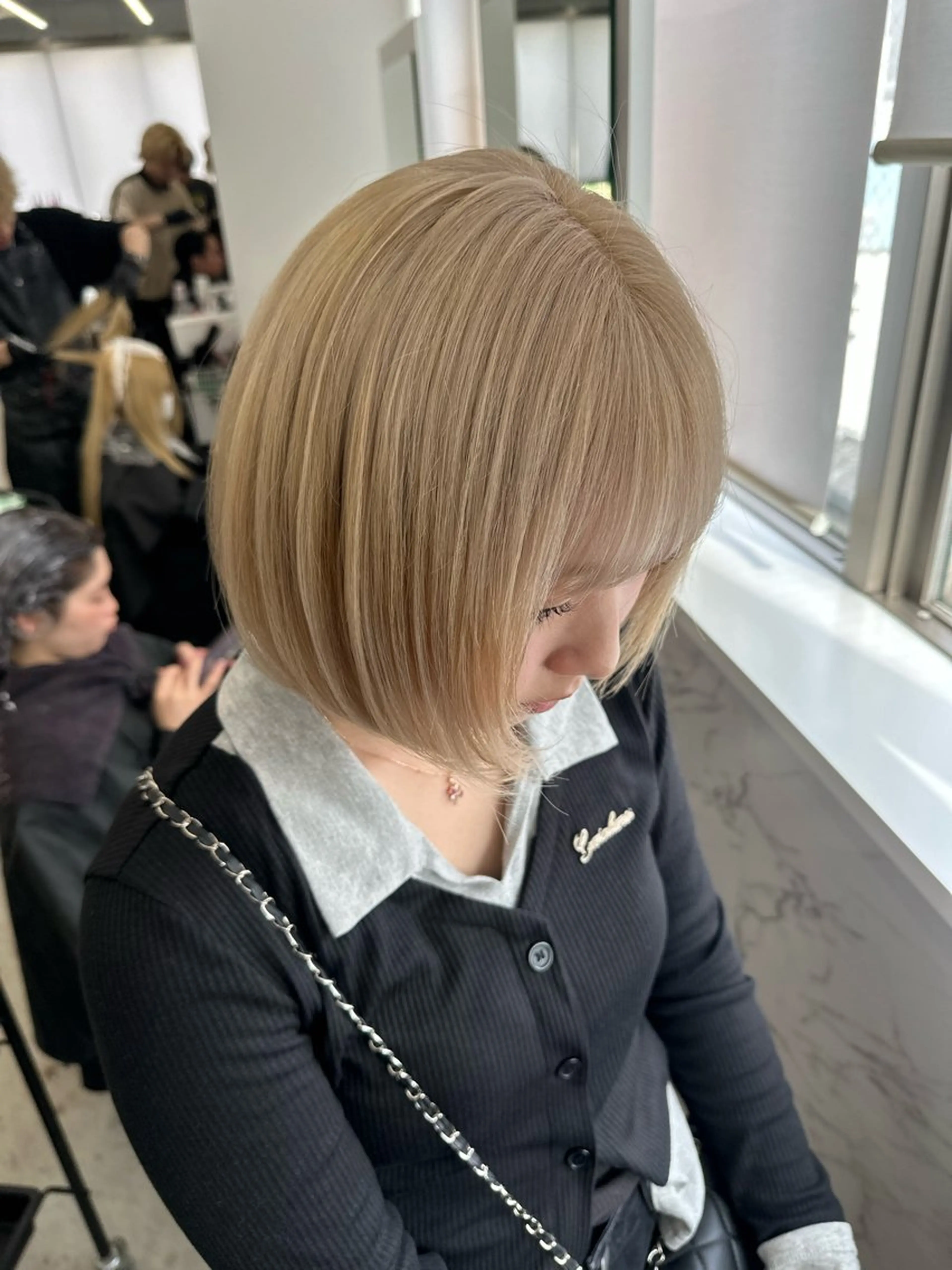 ショート カラー ブリーチ ケアブリーチ トリートメント ヘアカラー 服部 しおんのヘアスタイル