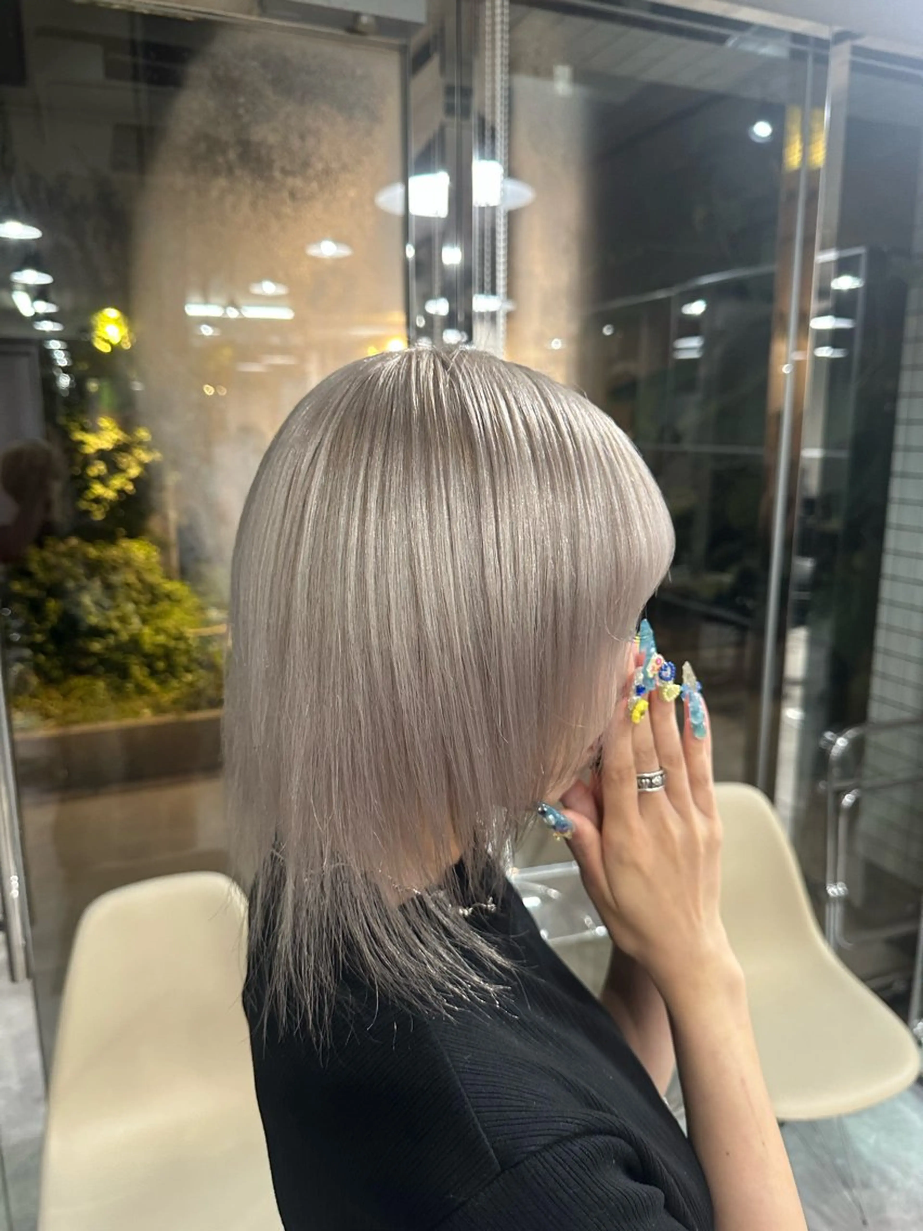 ミディアム りょうへい/ 全頭ブリーチ/渋谷のヘアスタイル