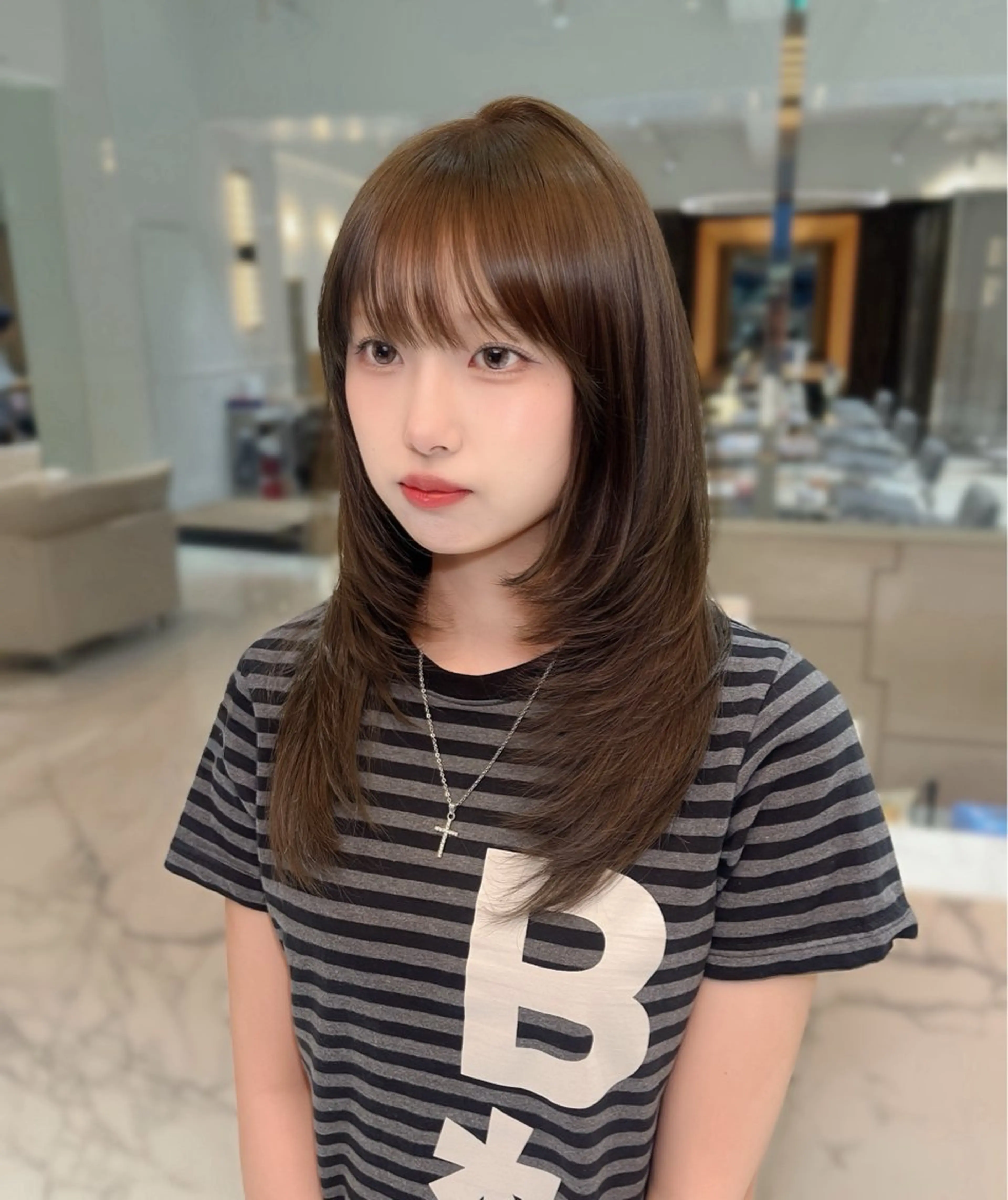 セミロング ハッシュカット haruna .のヘアスタイル