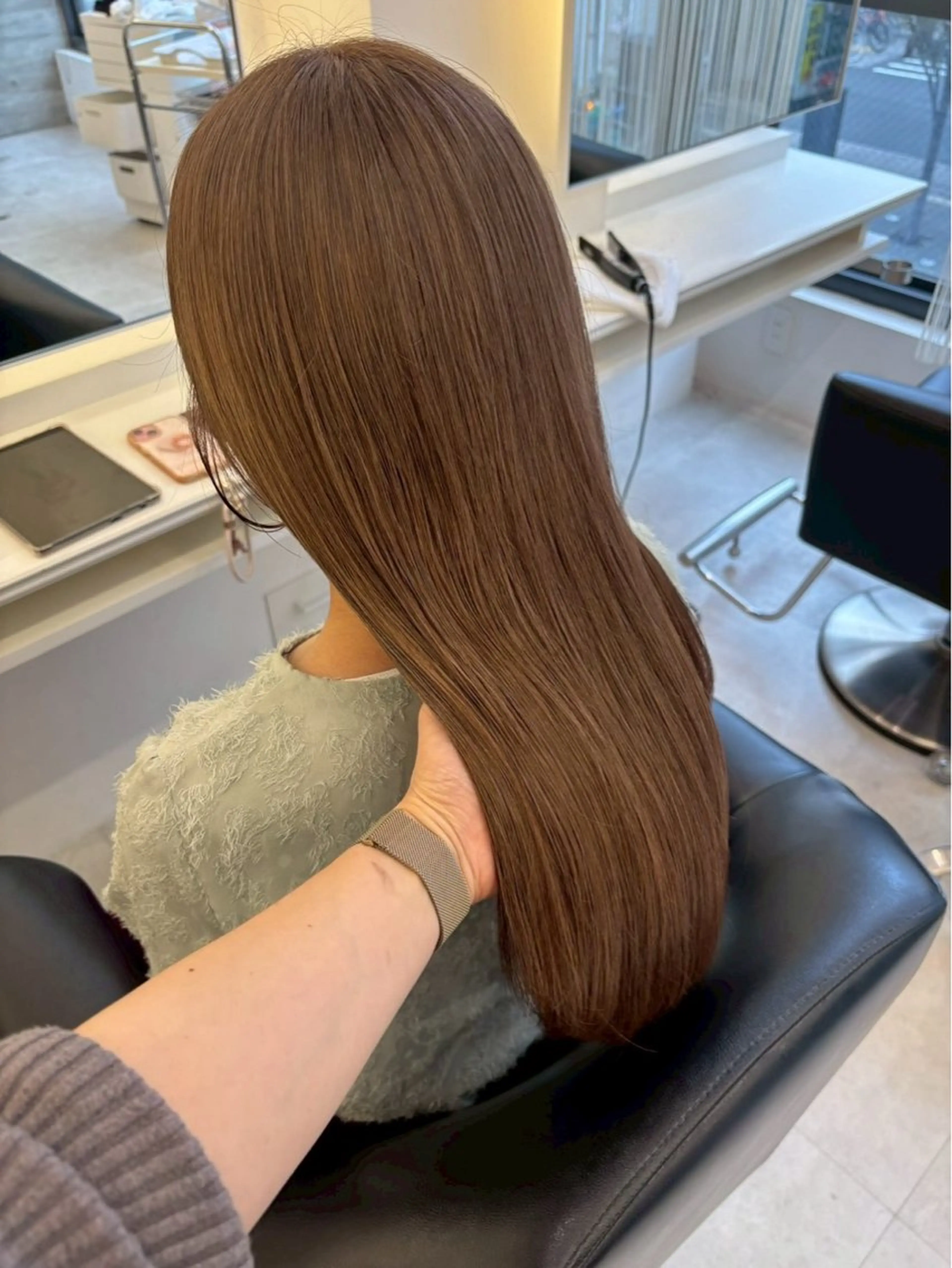 ロング カラー ベージュカラー ヘーゼル ヘアカラー ParveMix 岡本えりかのヘアスタイル