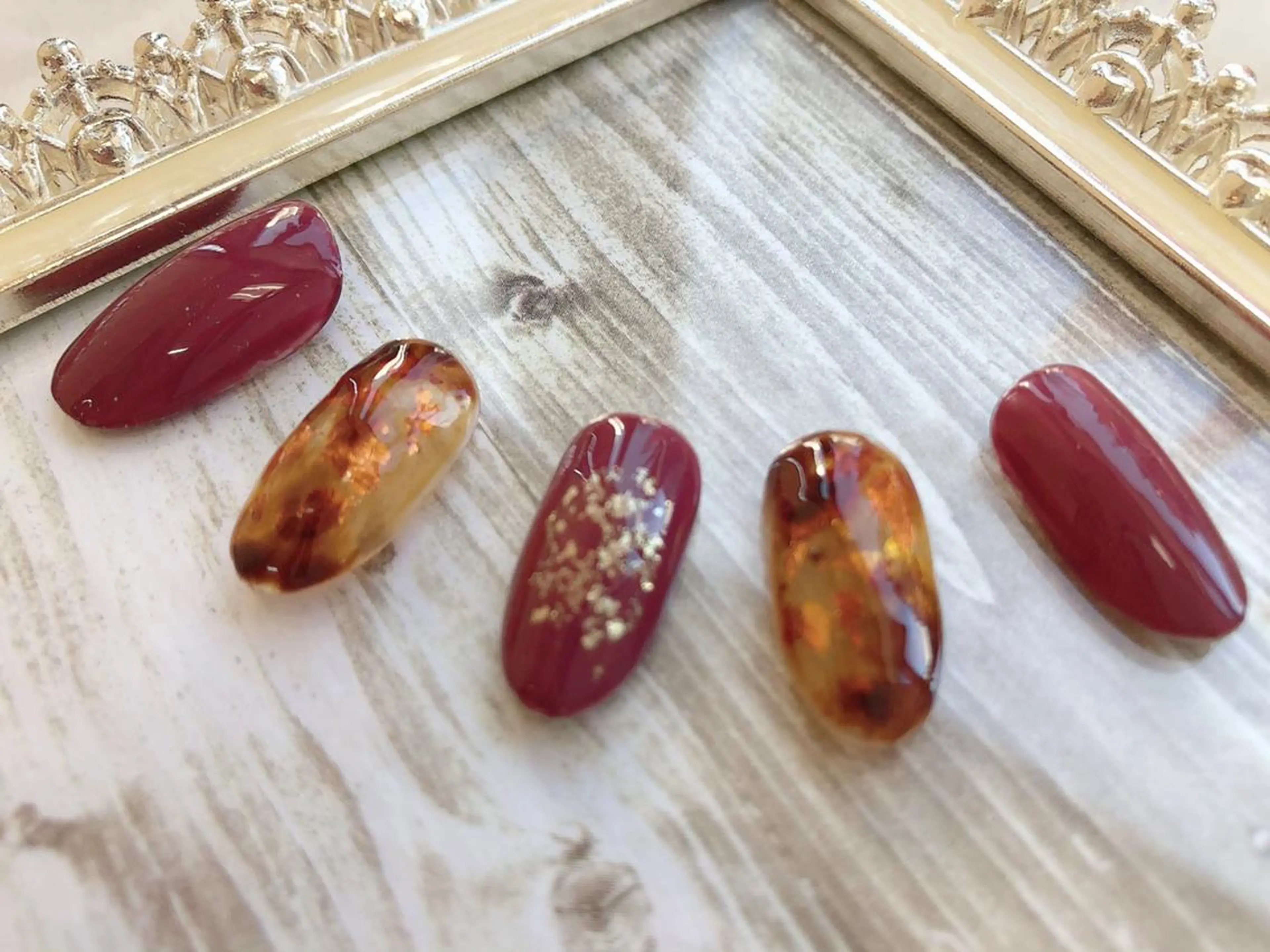 ネイル 【尾下】 ロイヤル•セラピストのネイルデザイン