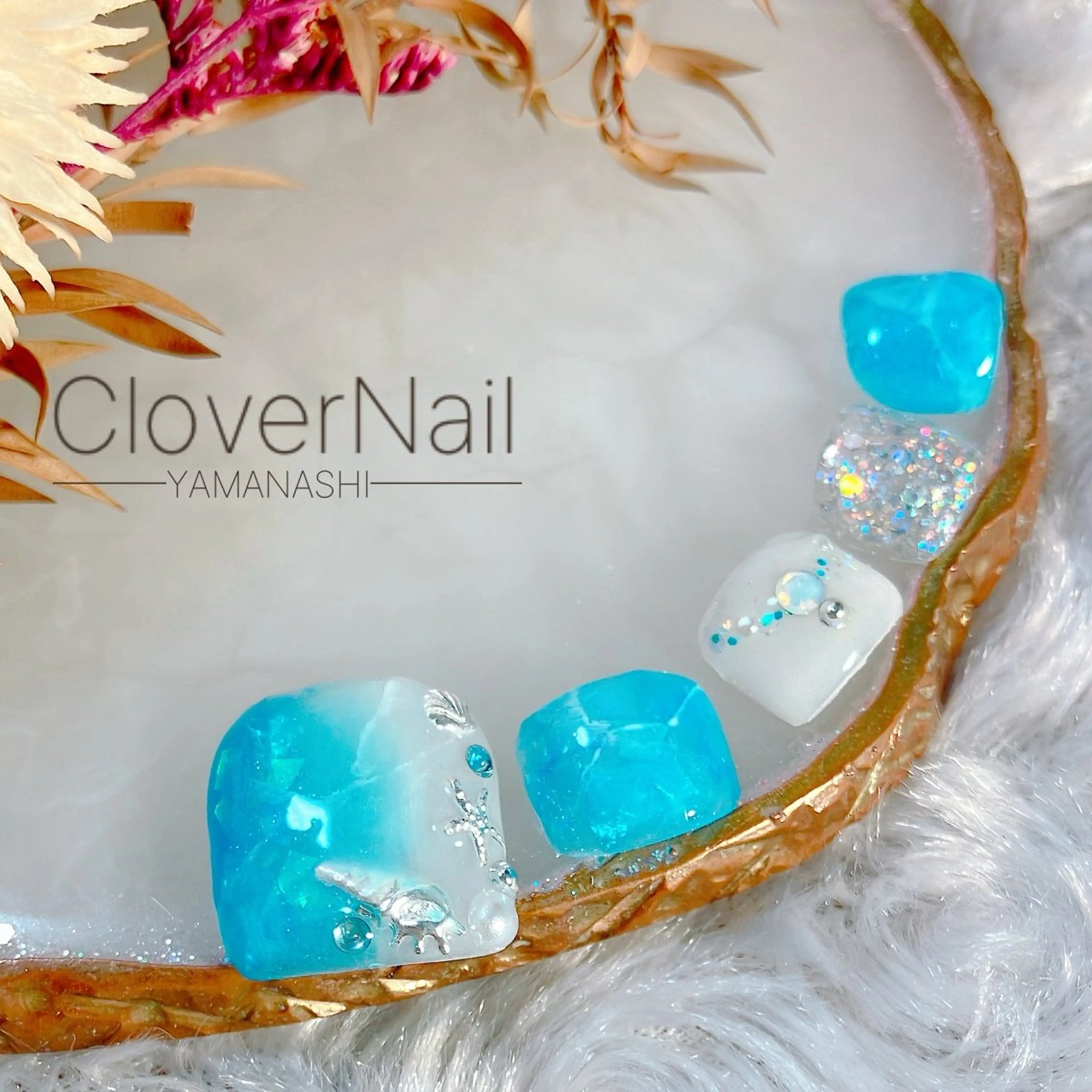 ネイル ブルー クリアネイル フットネイル キラキラネイル ラメ(グリッター) フットネイル 自宅ネイルサロン クロバーネイルのネイルデザイン