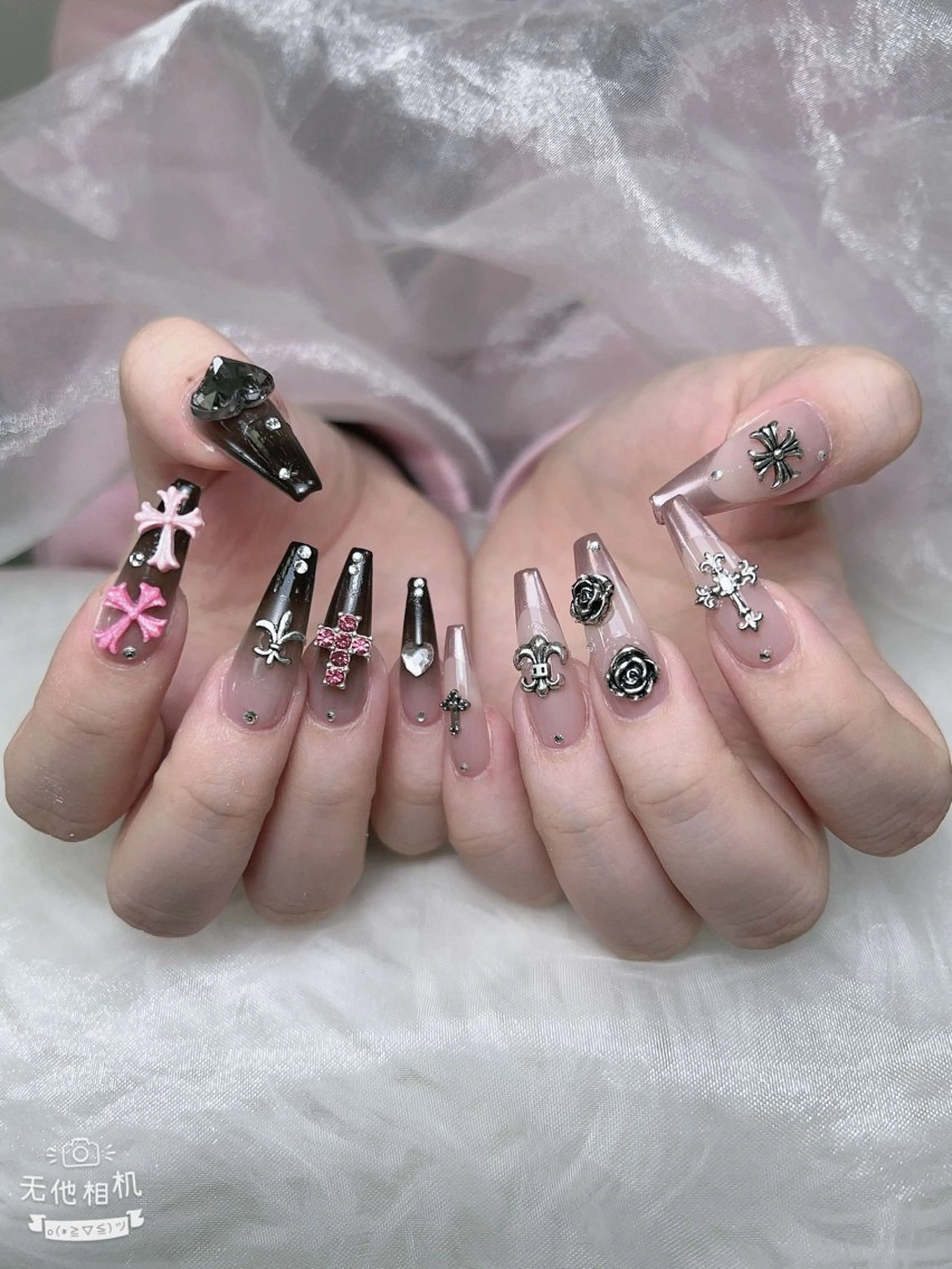 ネイル 長さ出し ガーリー 韓国ネイル ロングネイル 持ち込み ハンドネイル Nami nail salonのネイルデザイン