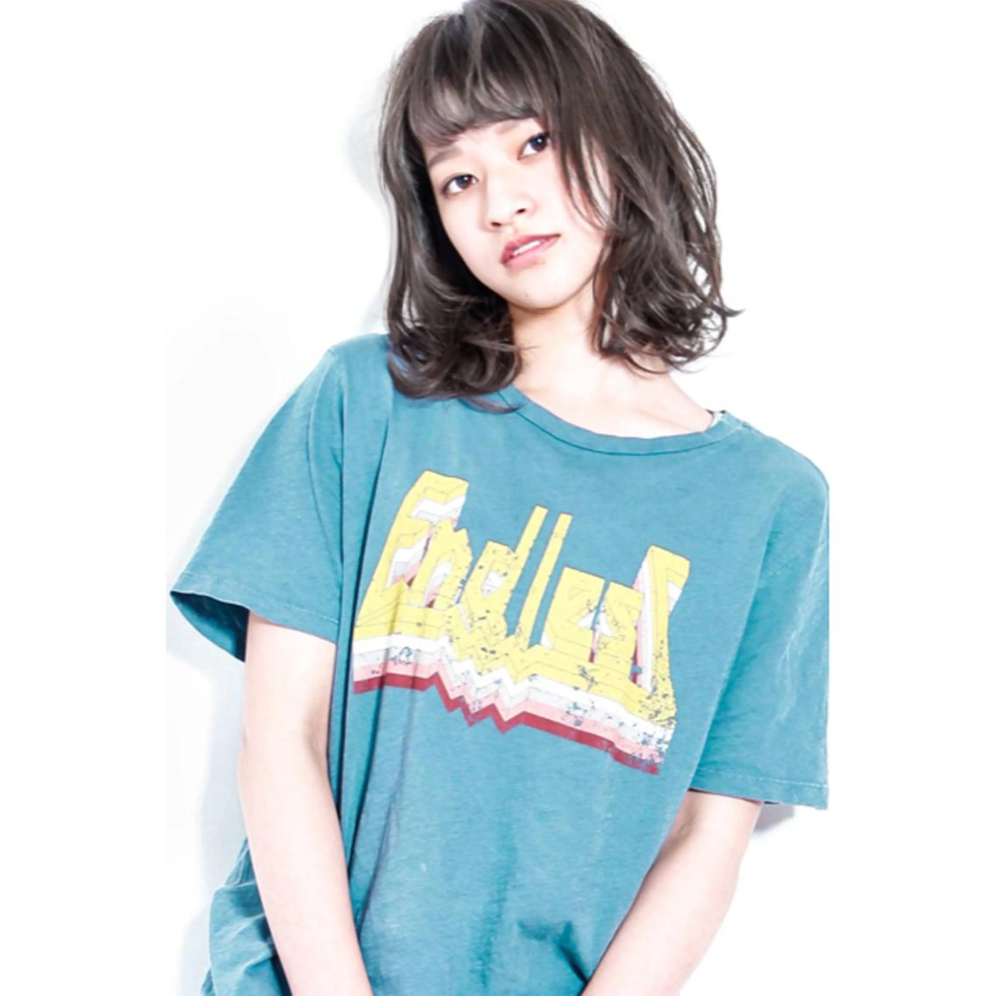 ミディアム 千葉 絵里花のヘアスタイル