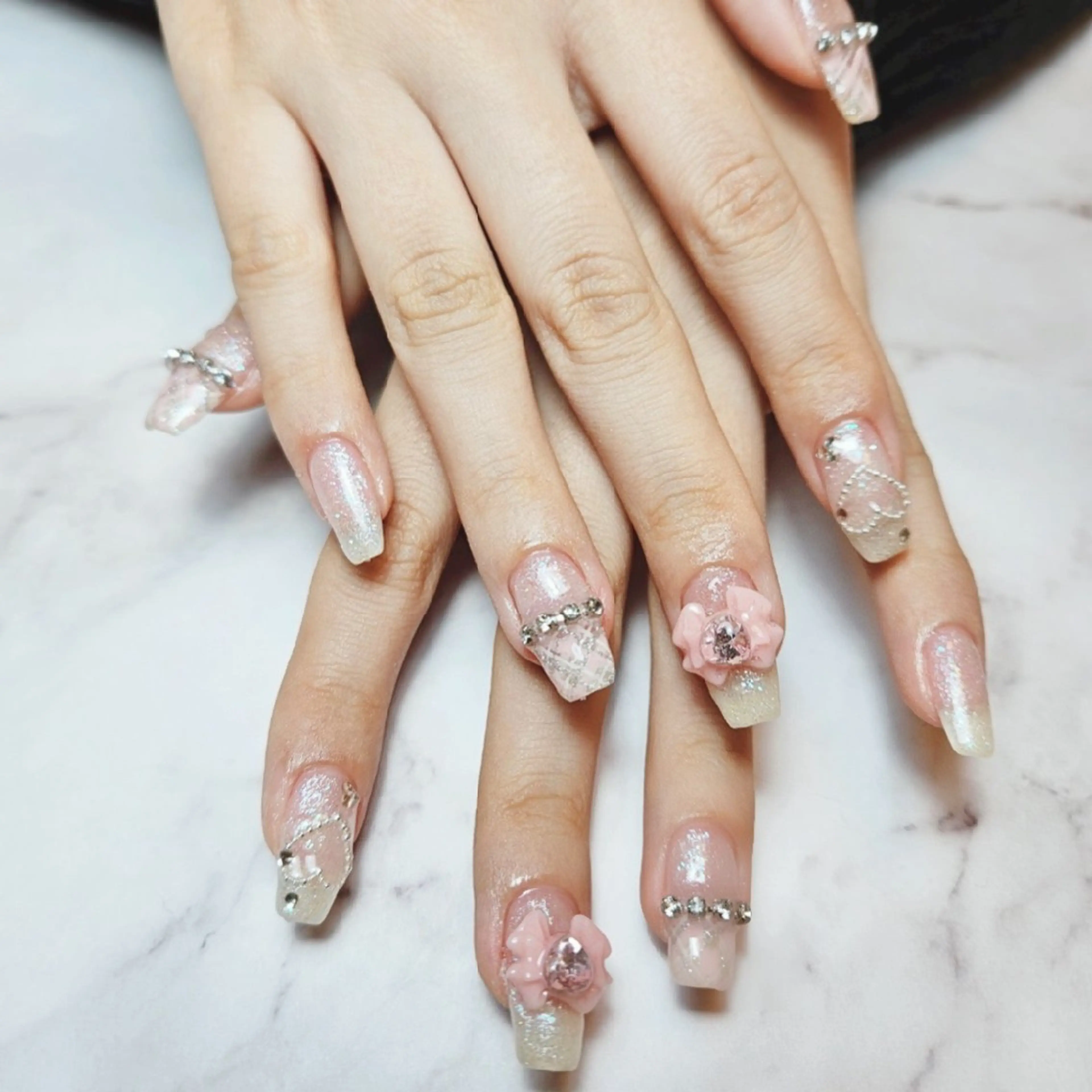 ネイル 🌈Yun nail hyejin💋のネイルデザイン