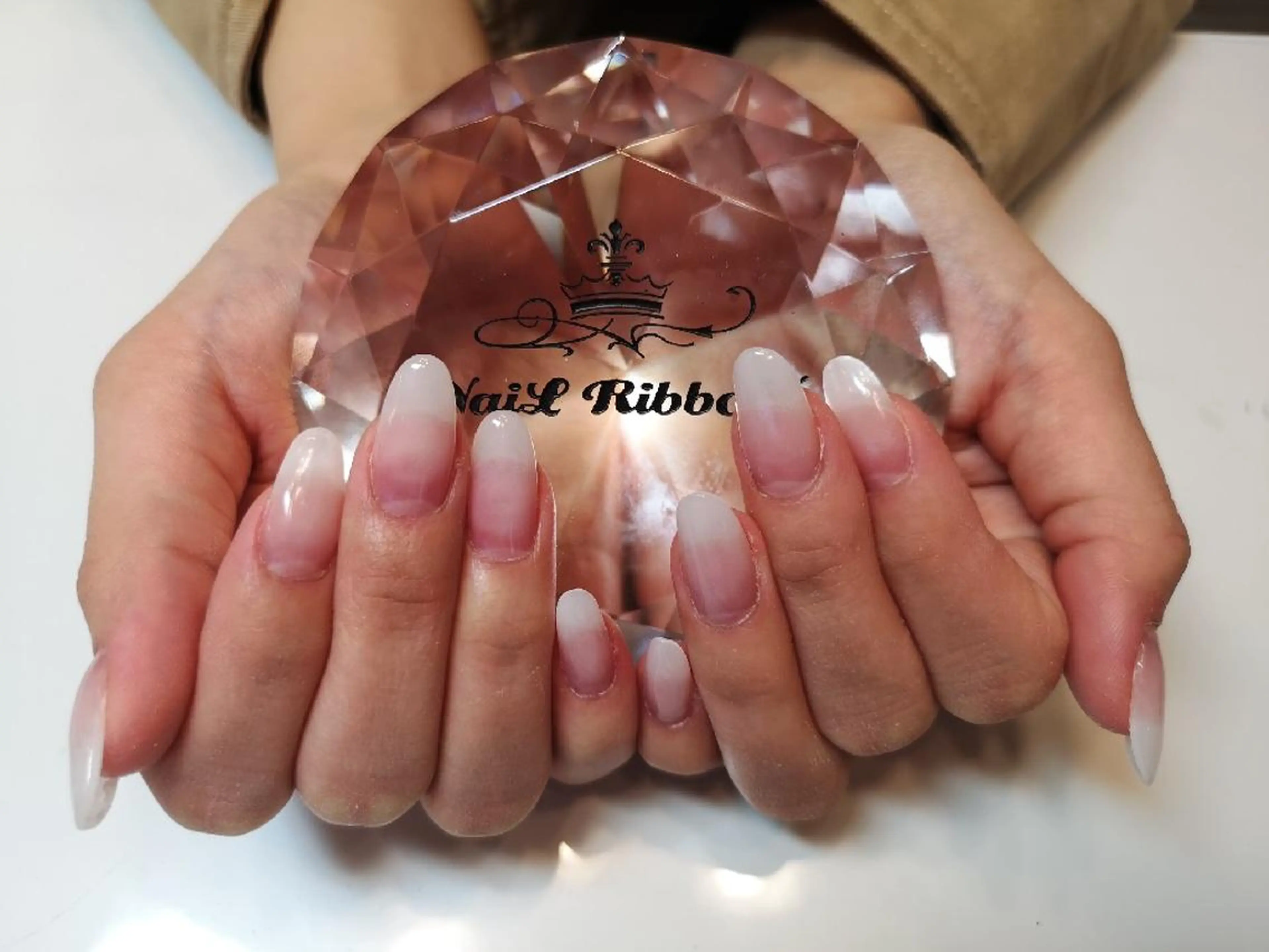 ネイル ハンドネイル ネイルリボン 受付スタッフのネイルデザイン