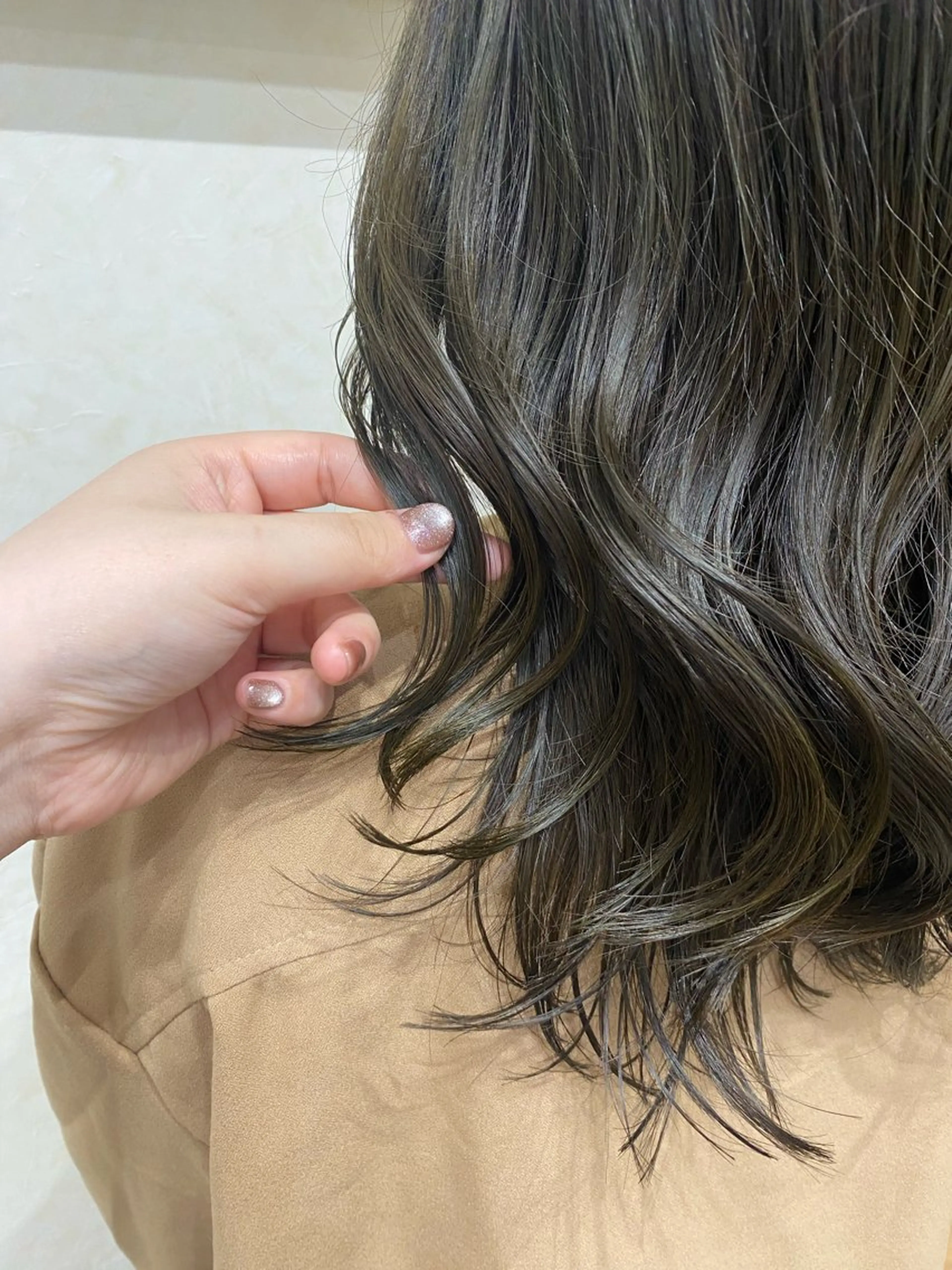セミロング カラー 透明感カラー イルミナカラー オリーブカラー 縮毛矯正 N°+aero 😊れいか😊のヘアスタイル