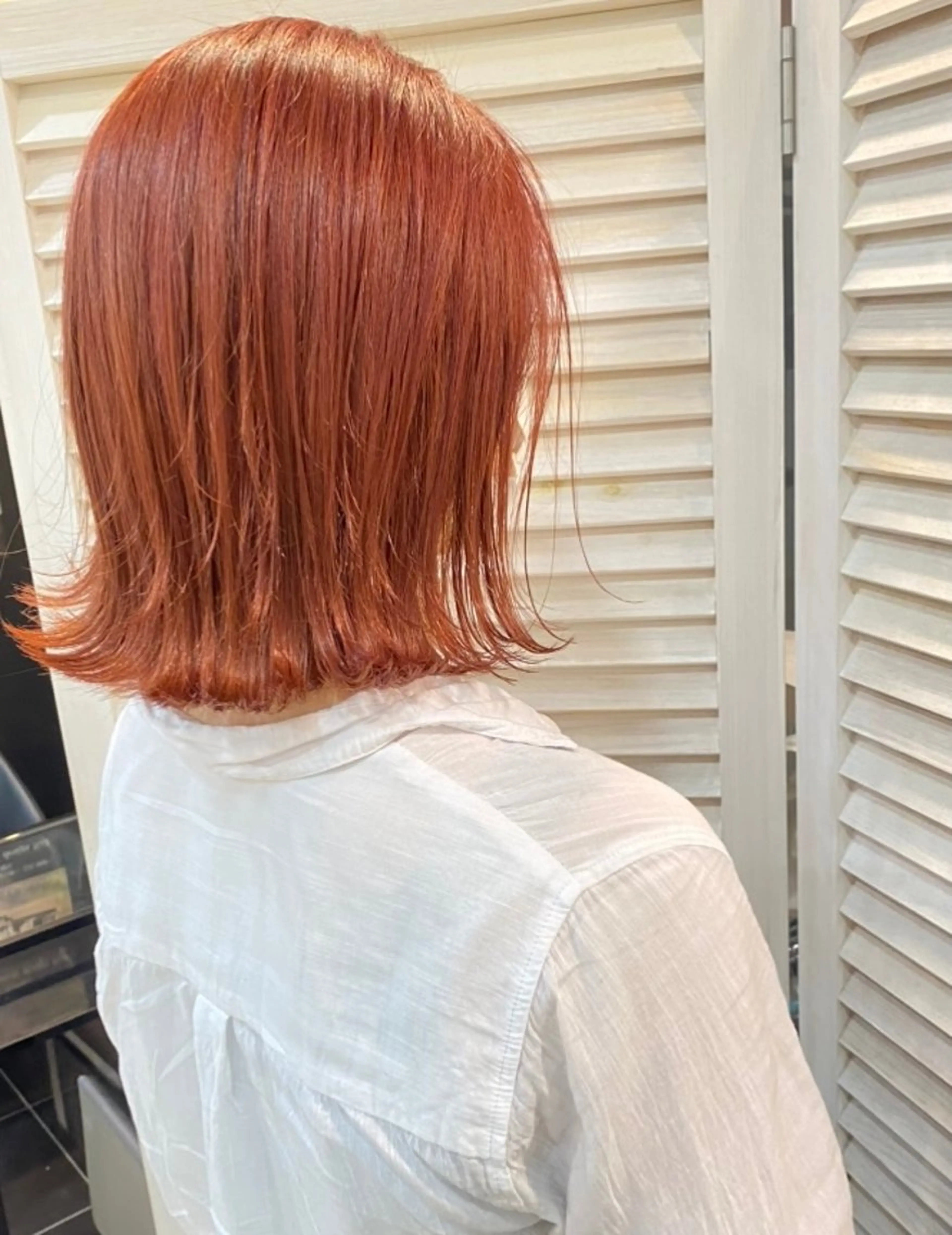 ミディアム カラー オレンジ オレンジピンク ピンクカラー ボブ 外ハネヘア ヘアカラー トリートメント erika /韓国ヘアのヘアスタイル