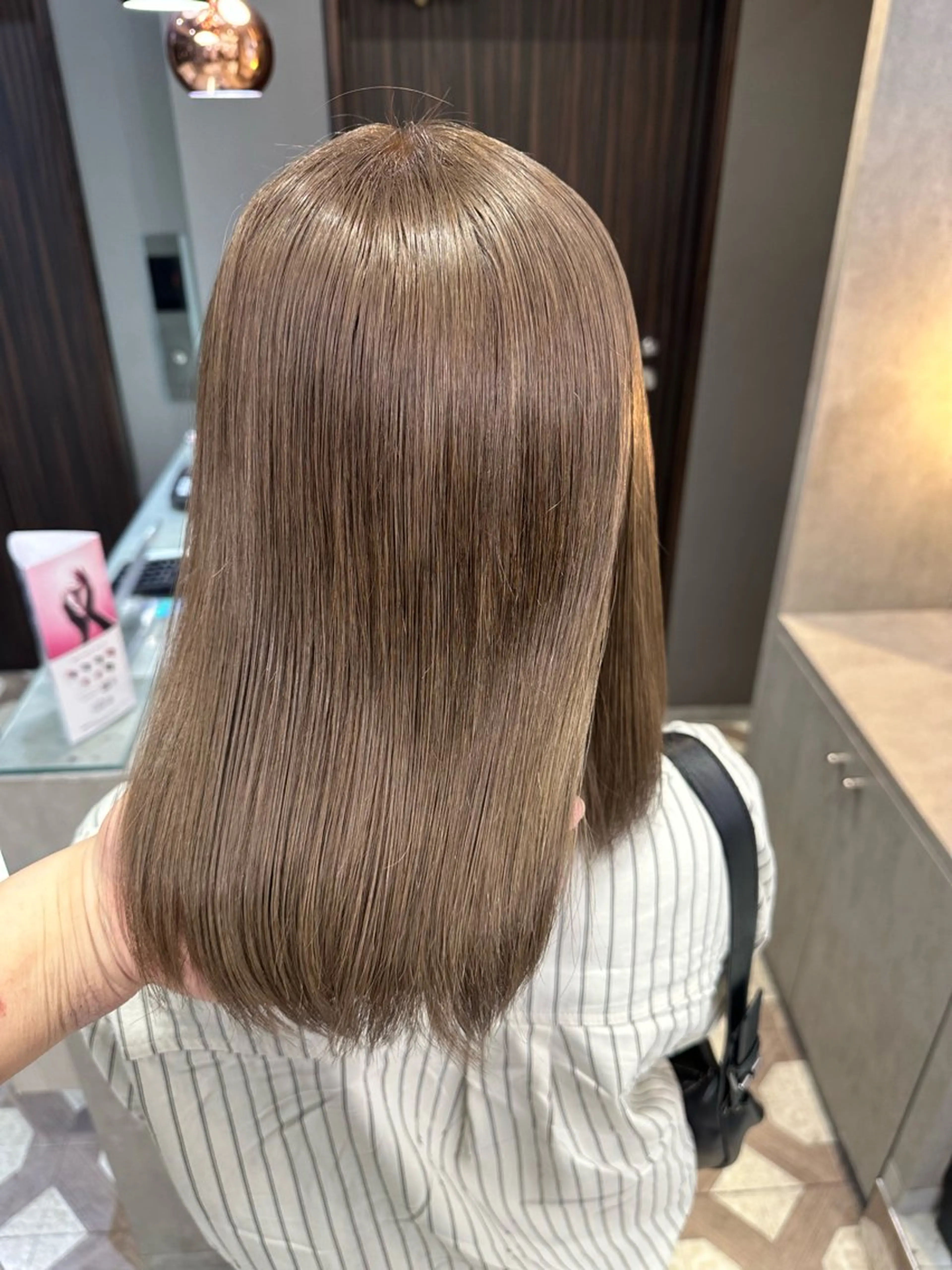 セミロング カラー ブリーチ デザインカラー ハイトーンカラー ヘアカラー トリートメント AYAKASA 暖色カラー/レイヤーのヘアスタイル