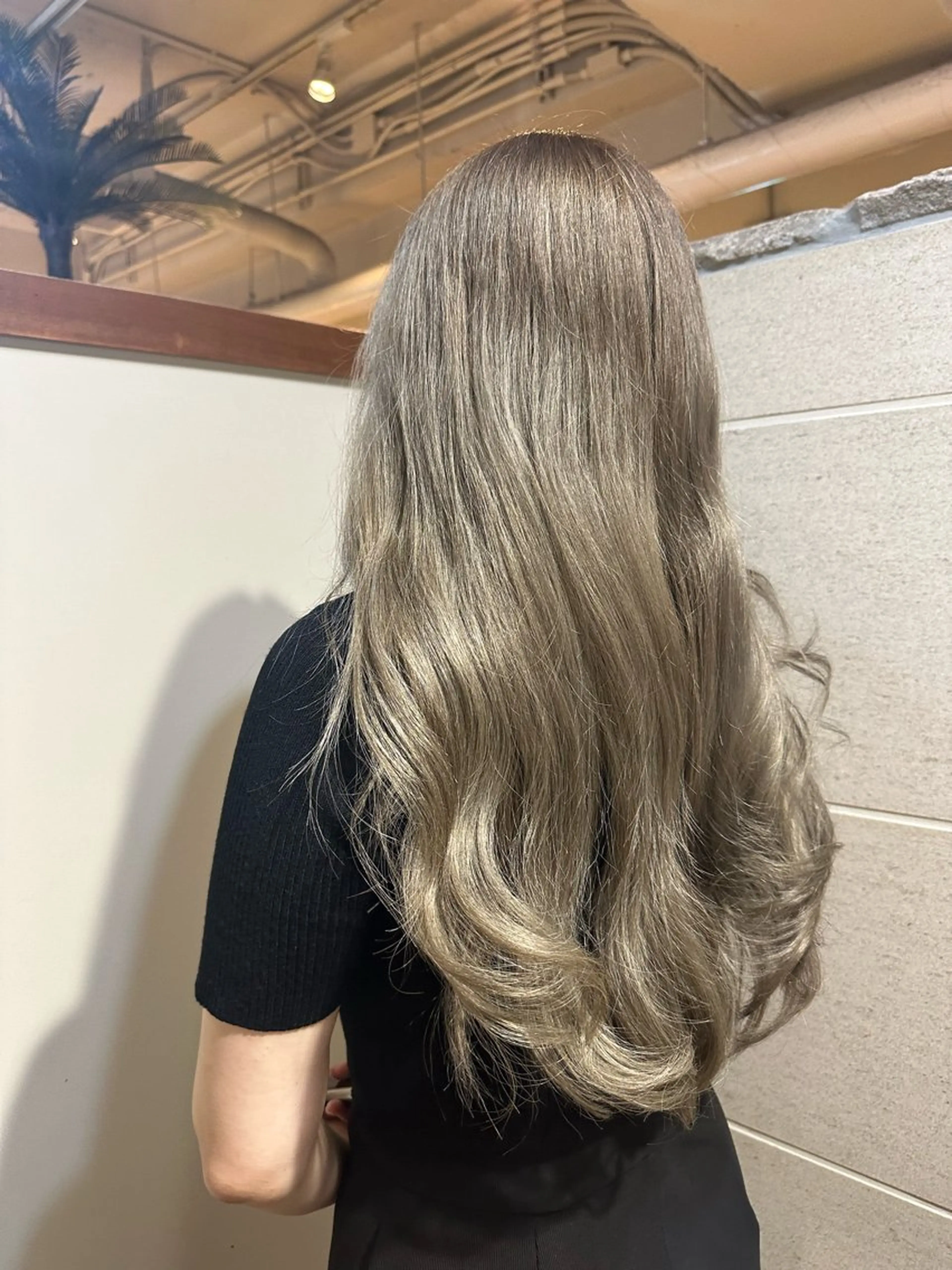 ロング ヘアカラー トリートメント RINA .のヘアスタイル