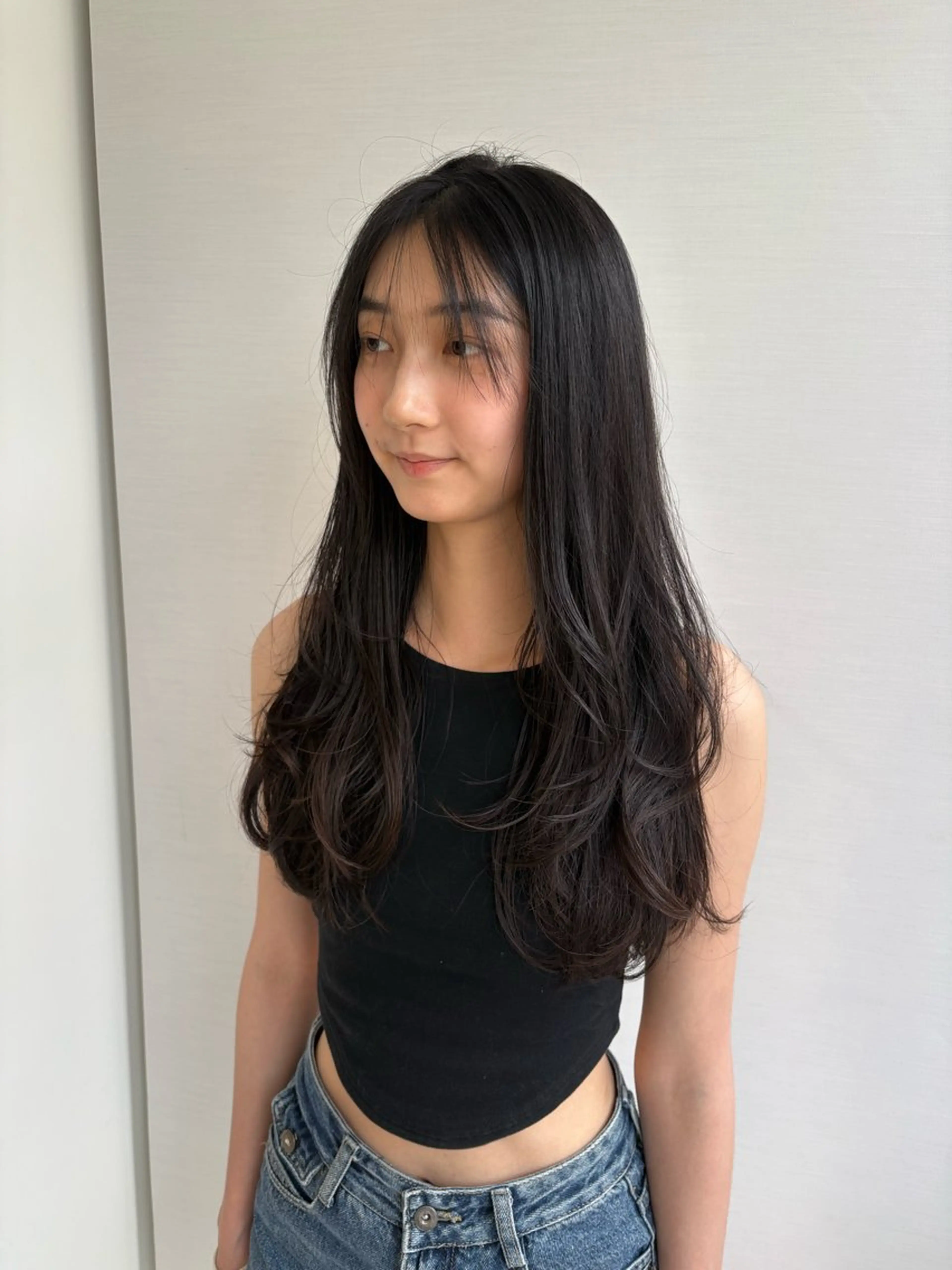 ロング kou🌥️レイヤー /艶カラーのヘアスタイル