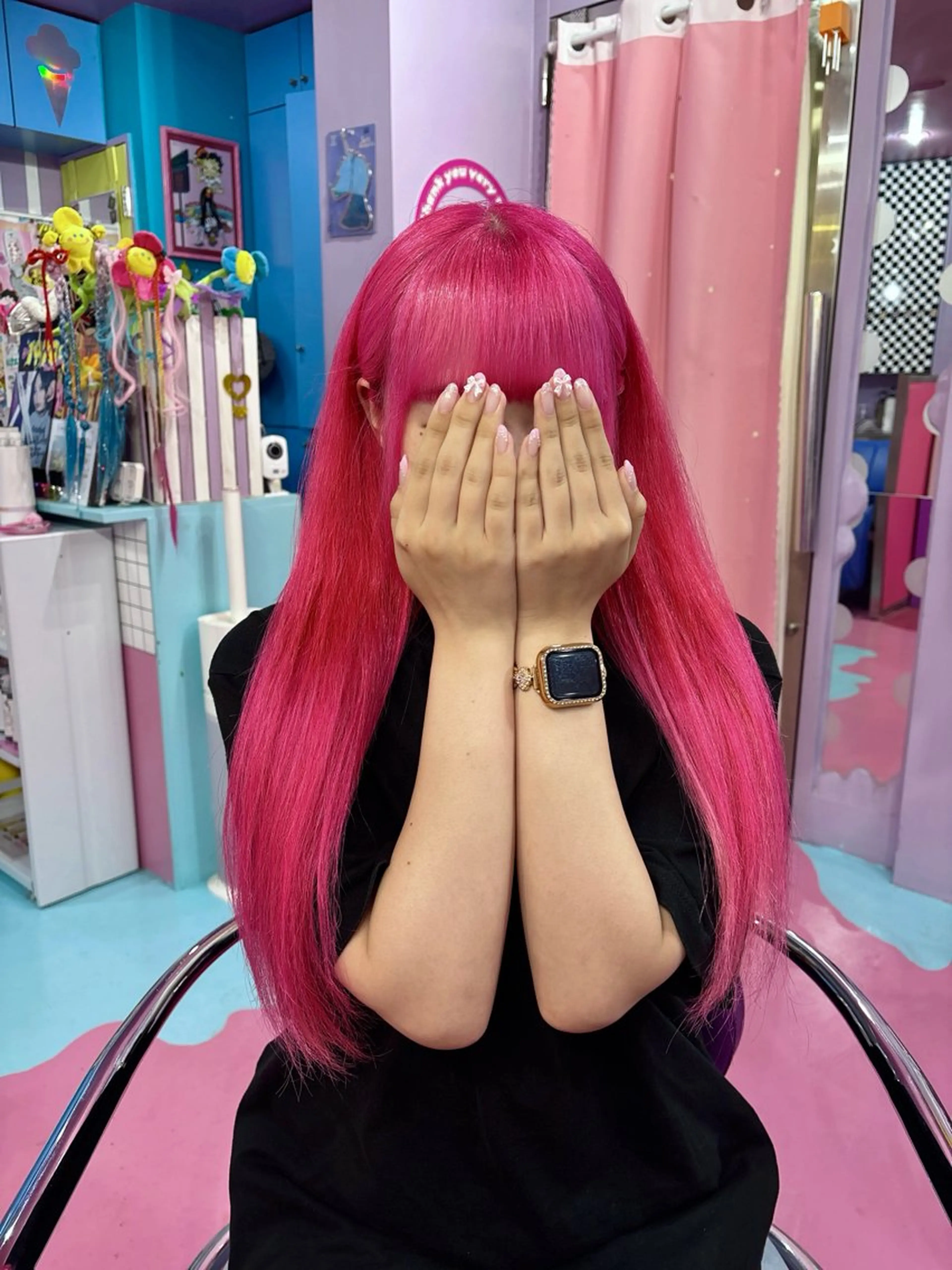 ロング カラー ブリーチ ピンクカラー ヘアカラー TOY🐈‍⬛🎀 派手髪/地雷系のヘアスタイル