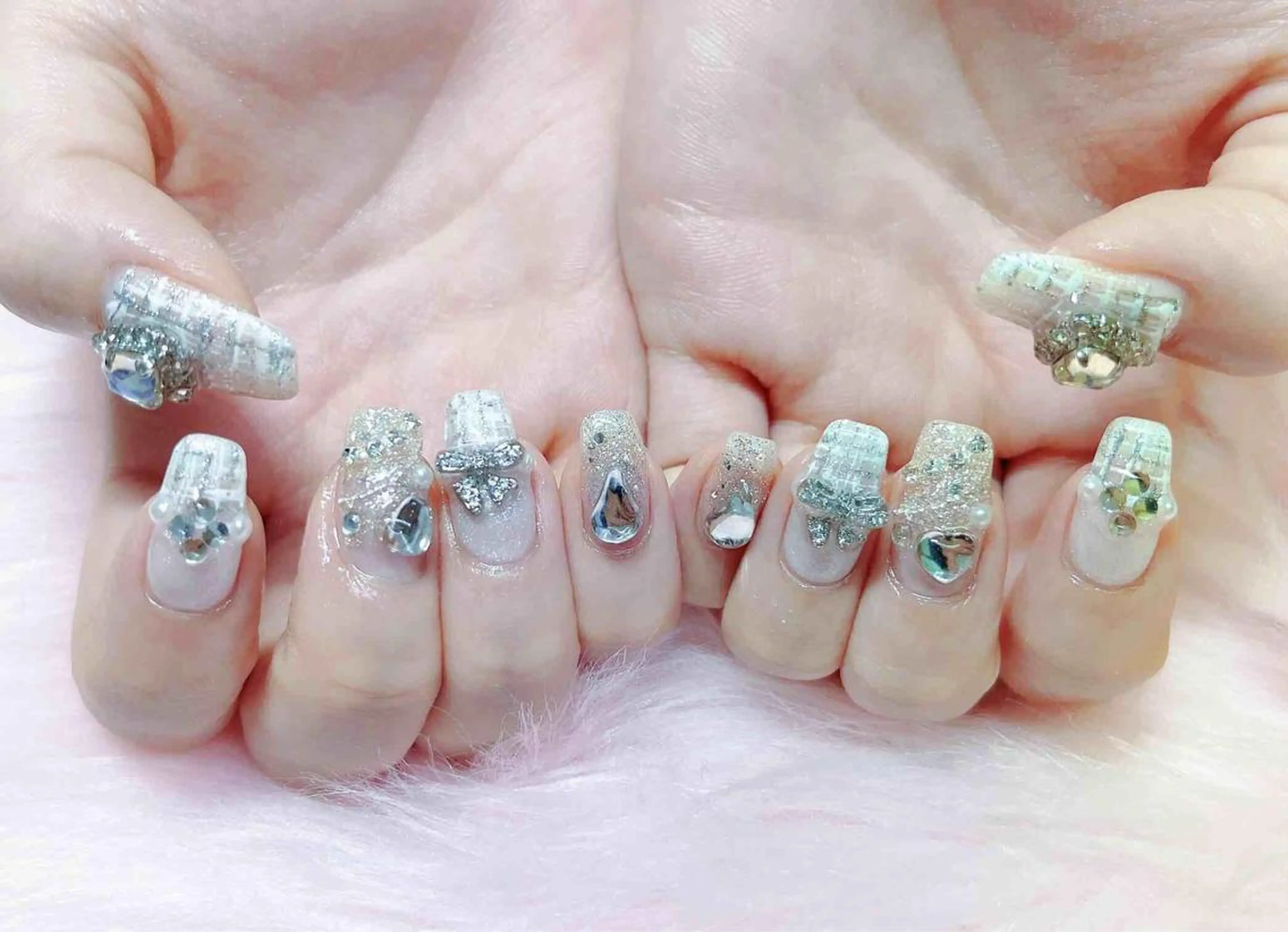 ネイル ハンドネイル MoonNail ユリ🌸のネイルデザイン