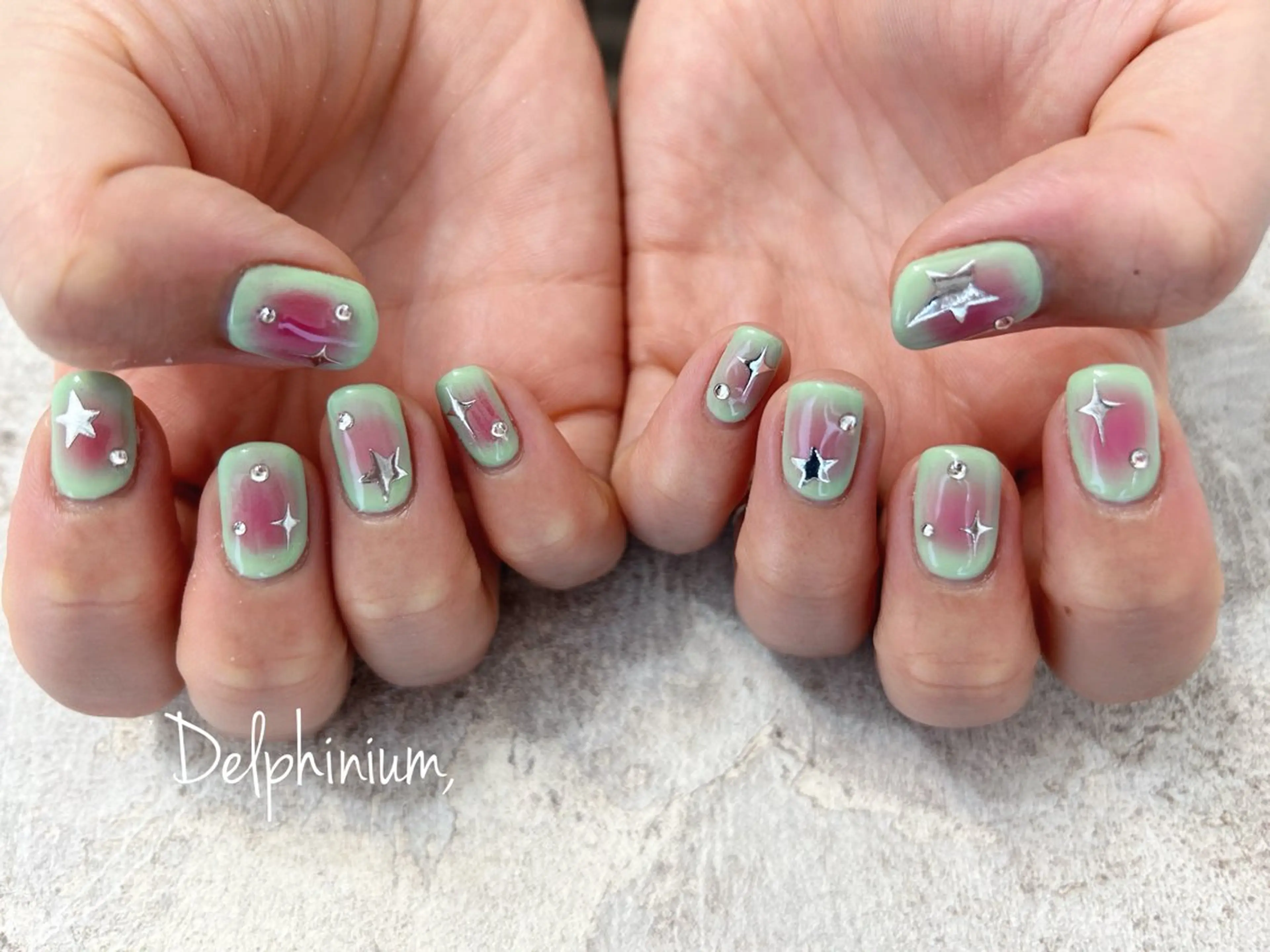 ネイル ハンドネイル 岡本 友恵のネイルデザイン