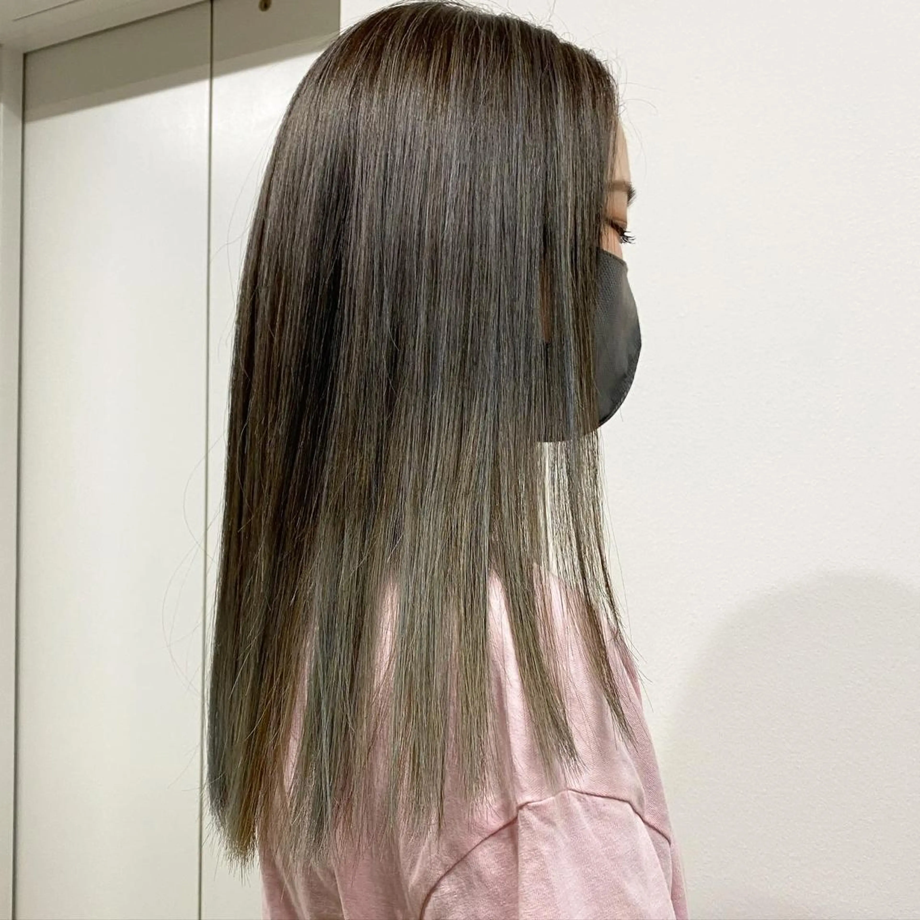 ロング ハイライト 茜璃/ブリーチカラー /レイヤーカットのヘアスタイル